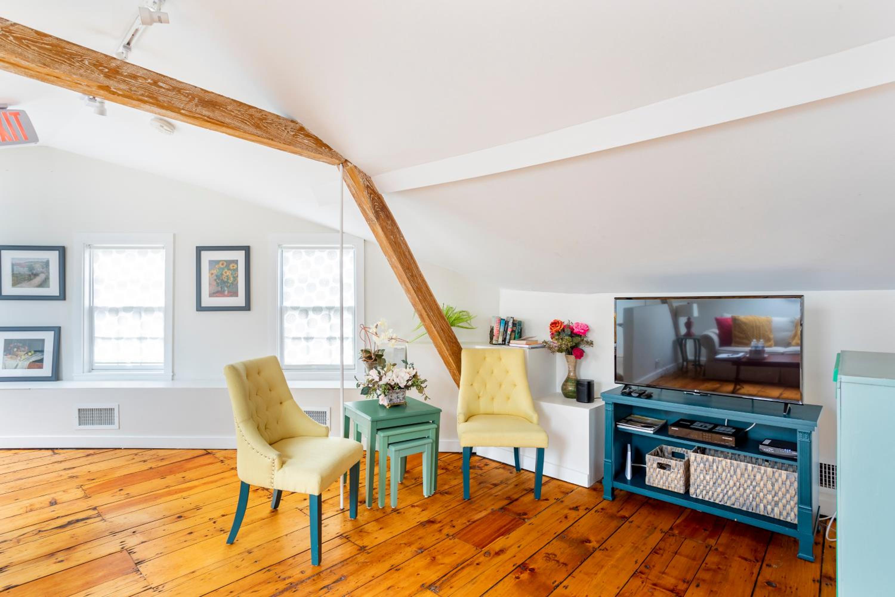 Sunny Westport Studio Apt. Above Historic Mill - Property Image 18