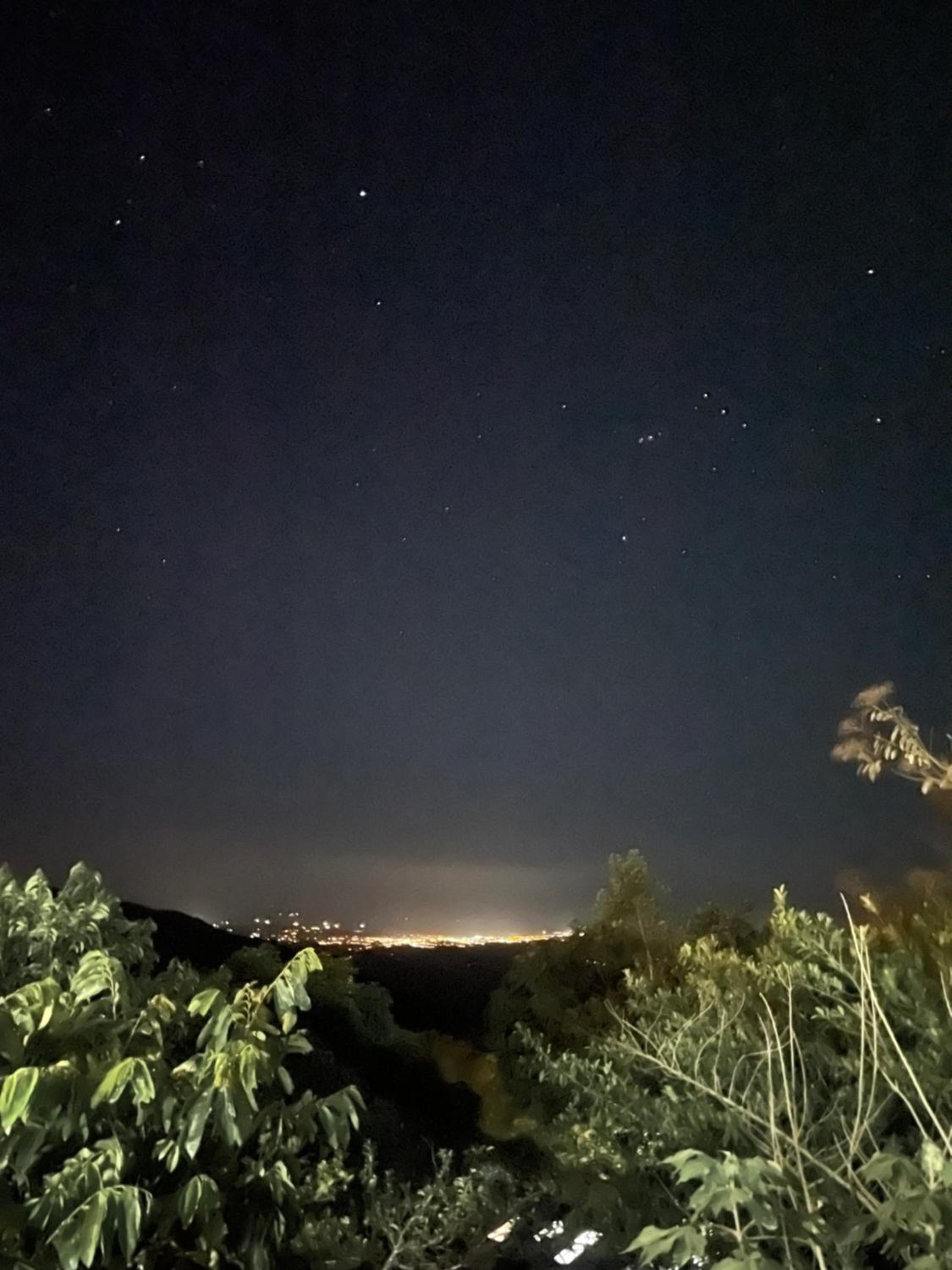 Casa de montaña con vista al océano pacífico