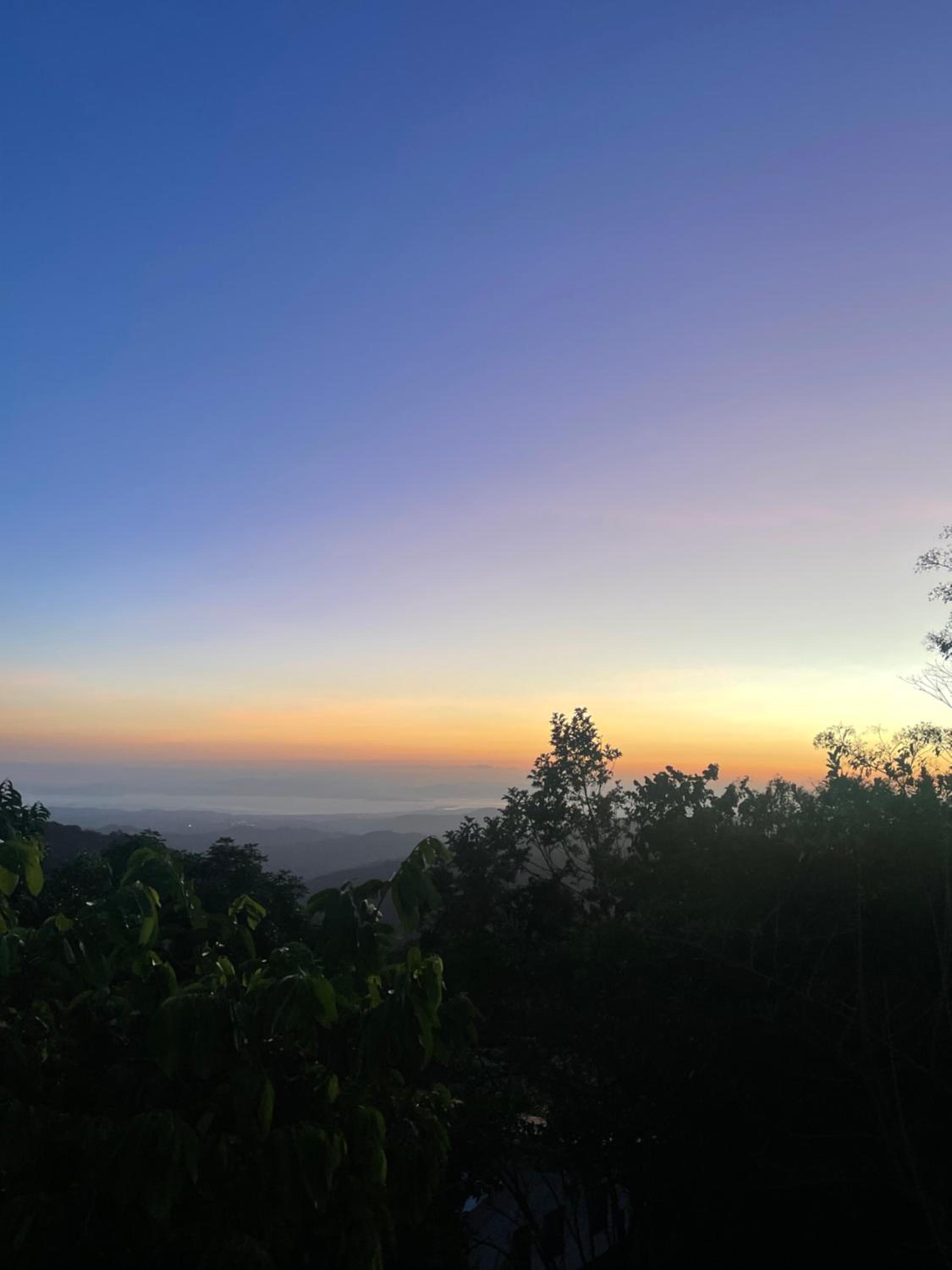 Casa de montaña con vista al océano pacífico