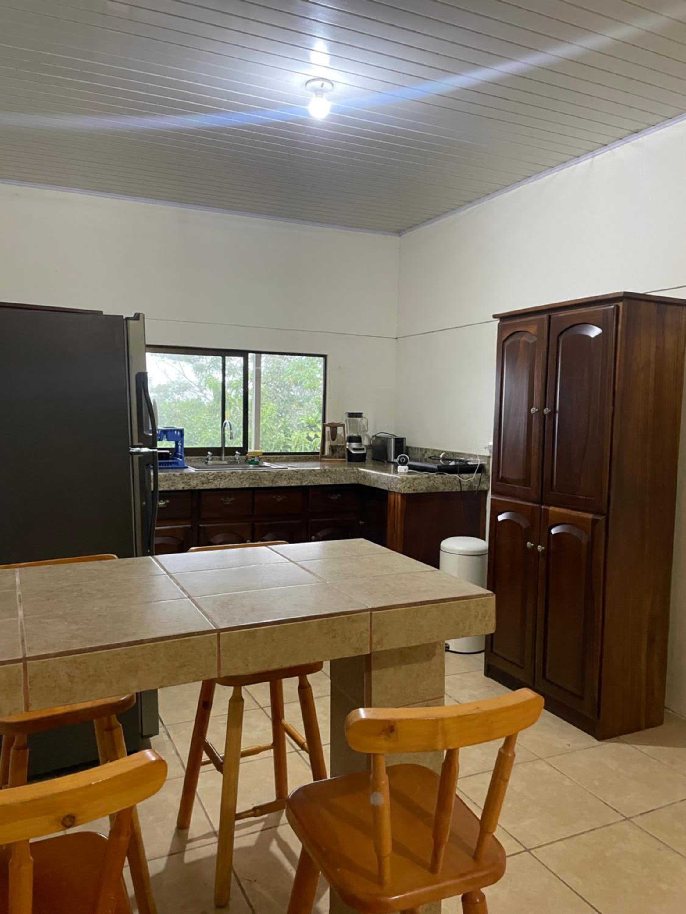 Casa de montaña con vista al océano pacífico