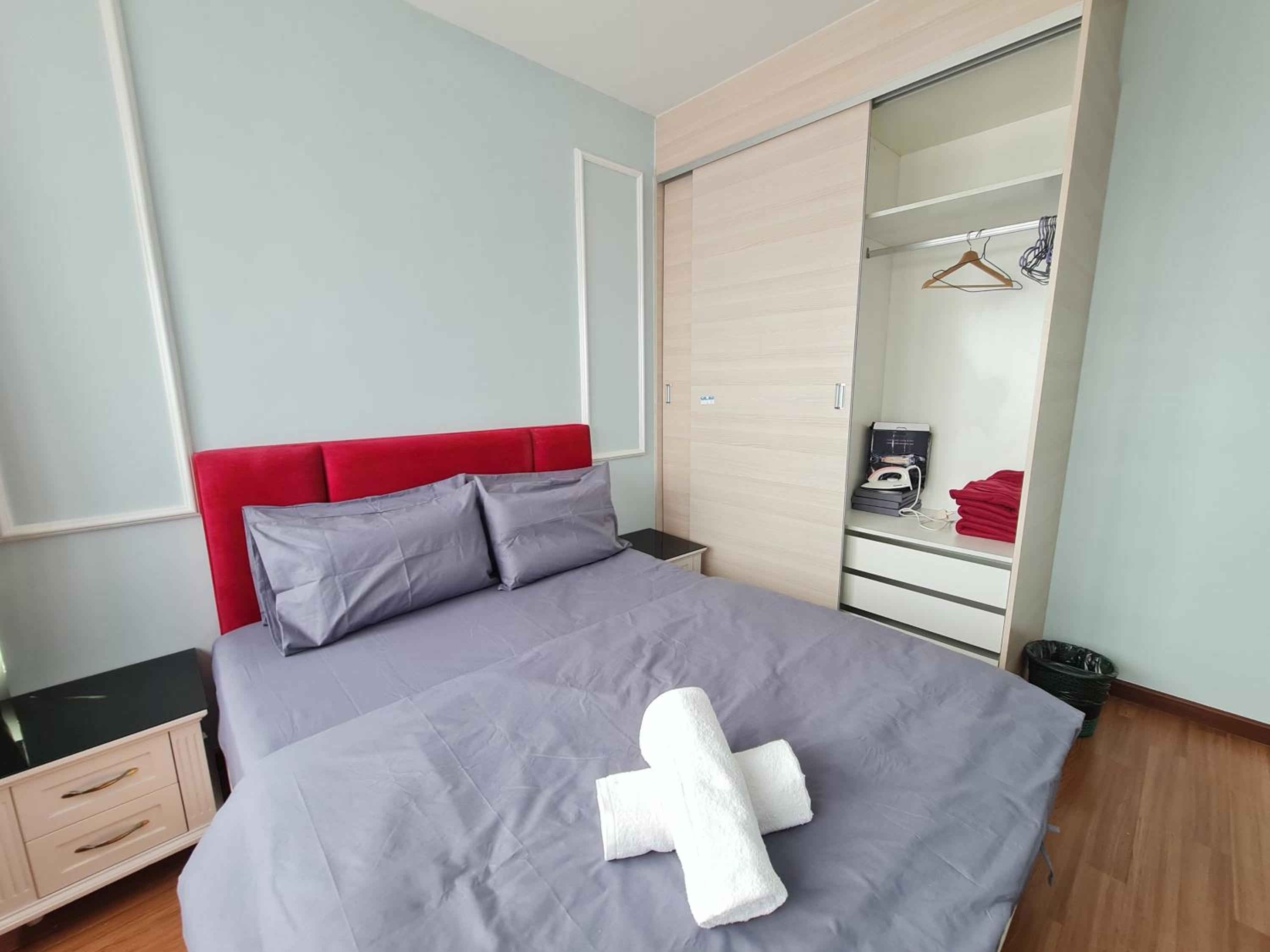 I-City 2R,2B, FREE Wifi & 50inch SmartTV fit 1-9pax
