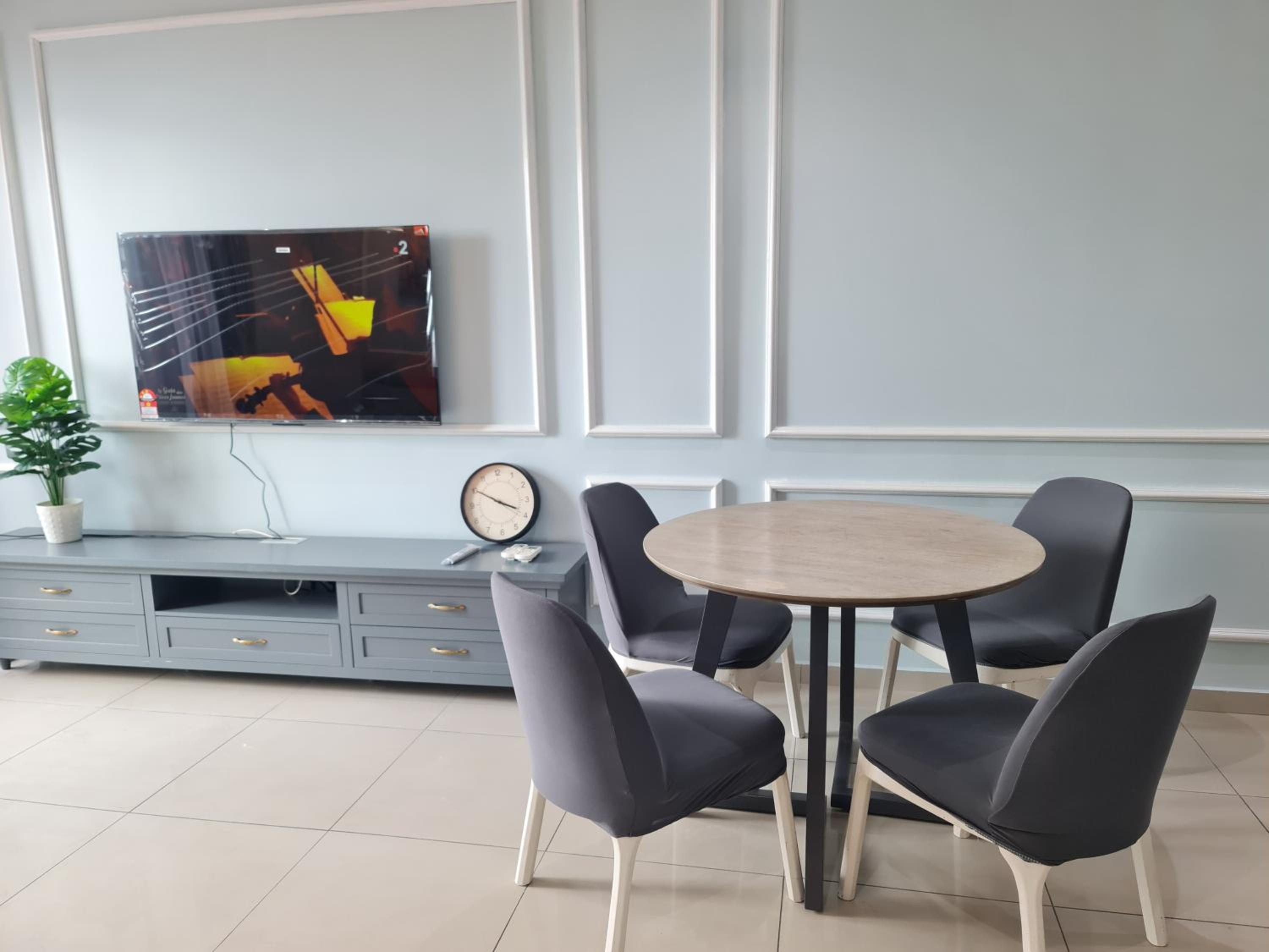 I-City 2R,2B, FREE Wifi & 50inch SmartTV fit 1-9pax