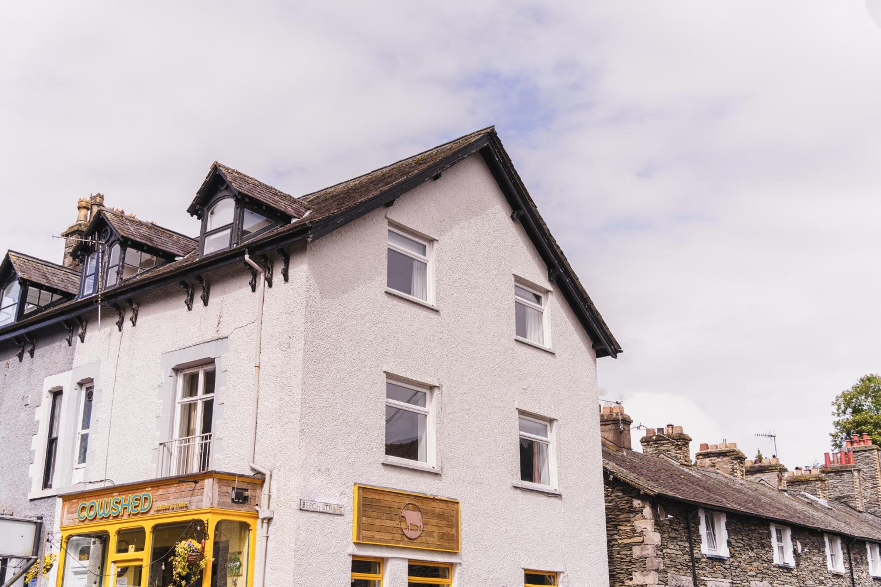 Crescent Retreat