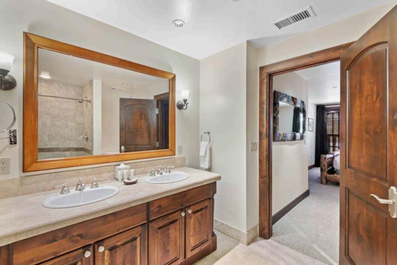 Ascent 109 by East West Hospitality - Property Image 39