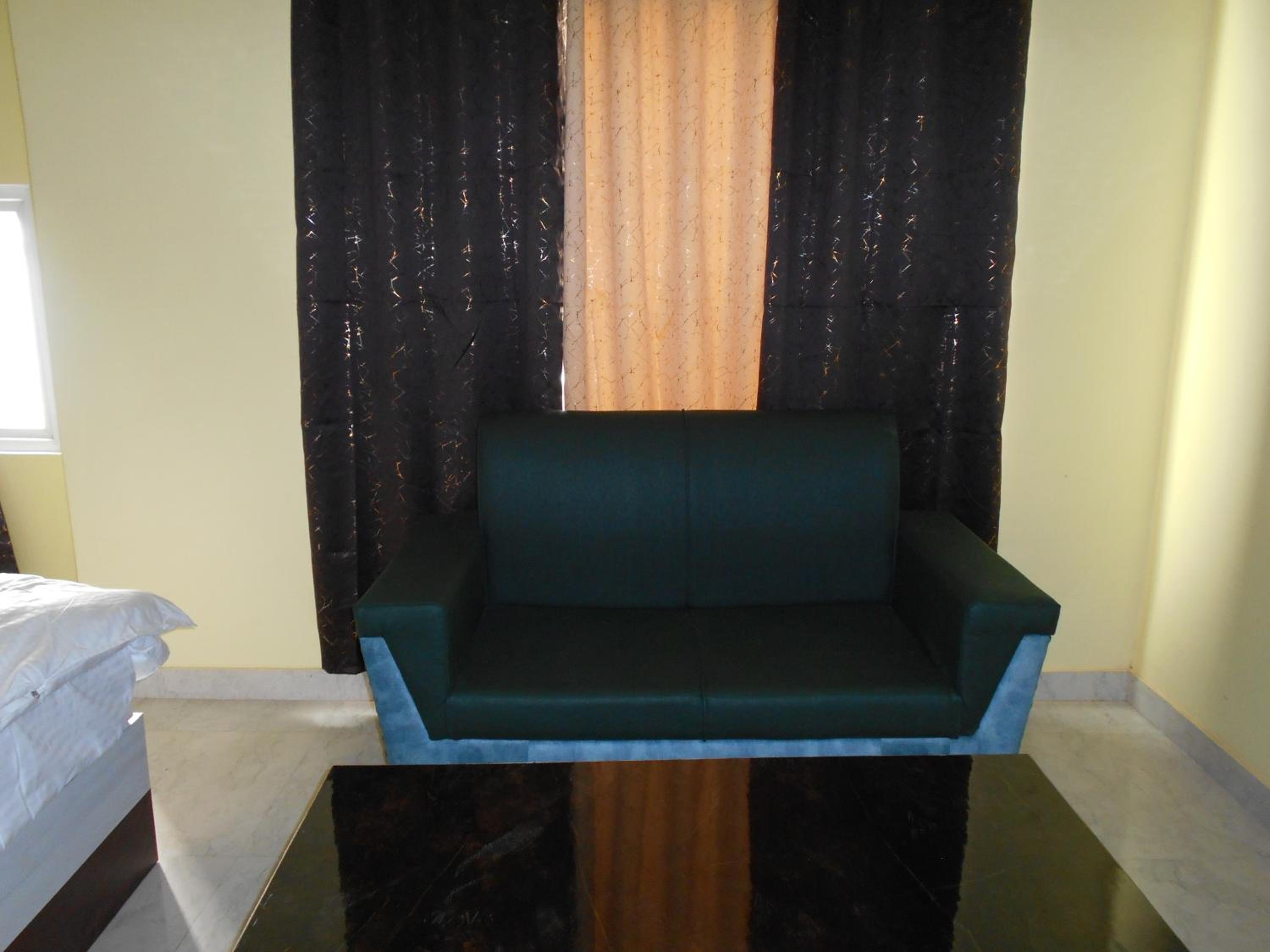 Photo 8