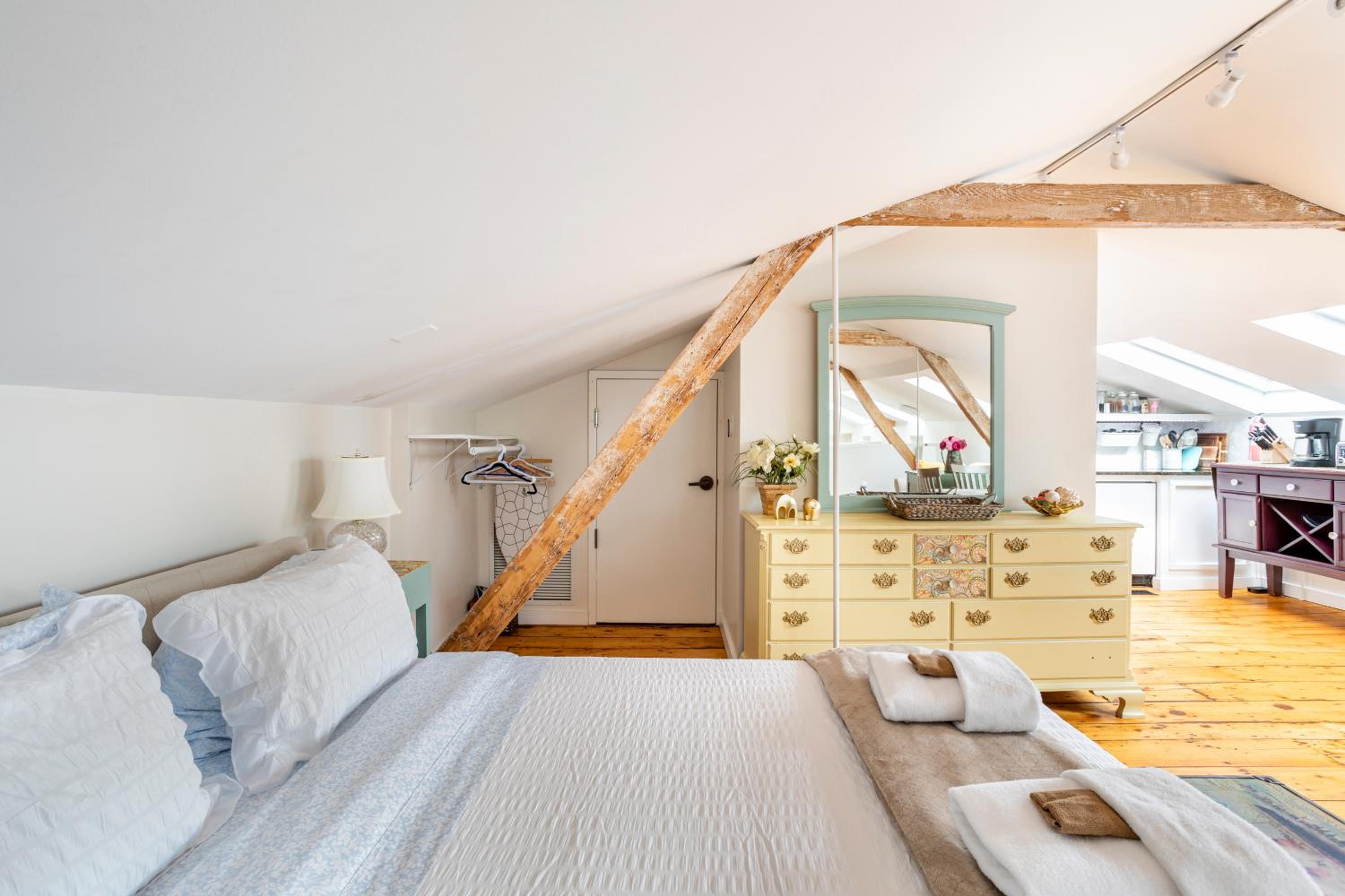 Sunny Westport Studio Apt. Above Historic Mill - Property Image 8