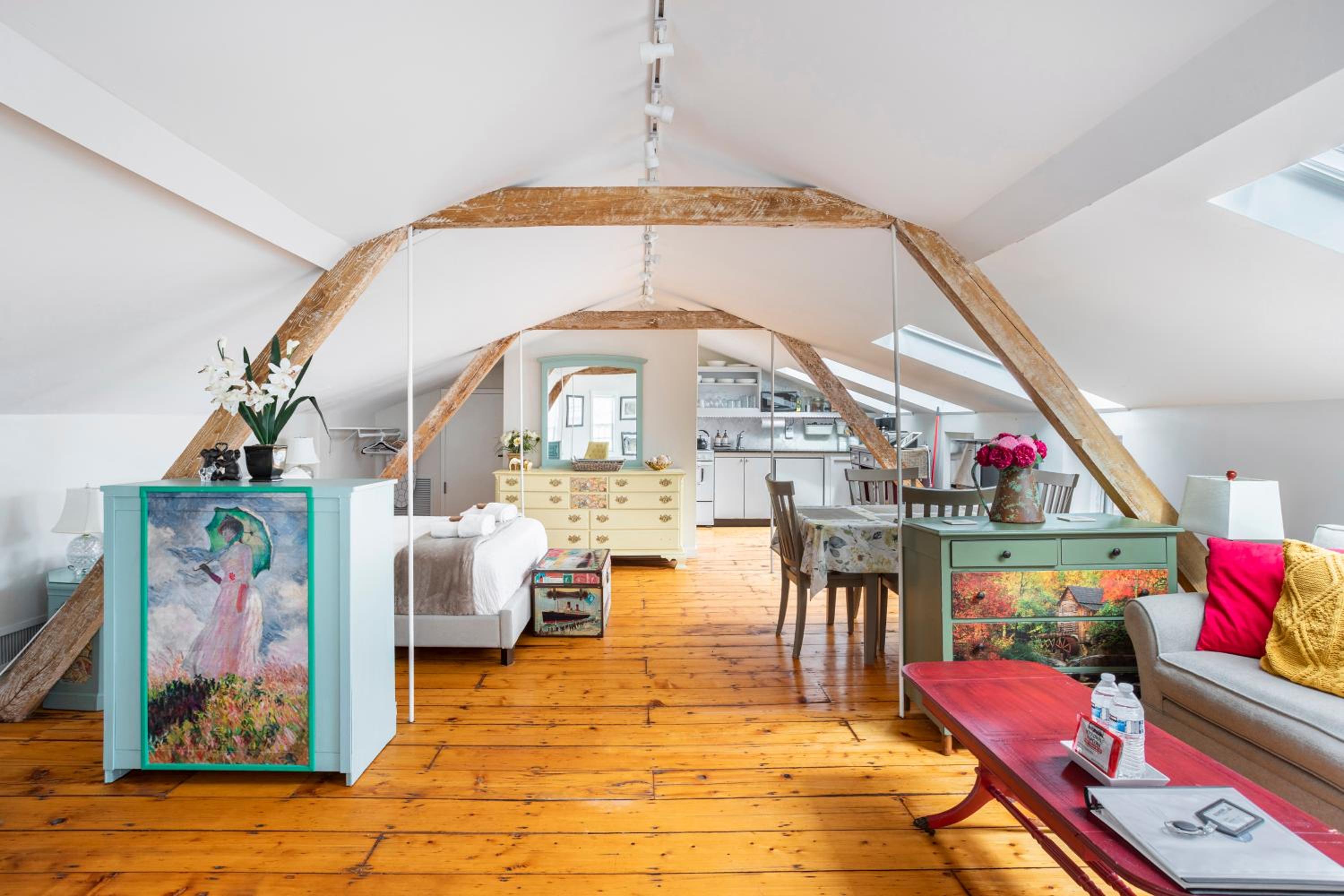 Sunny Westport Studio Apt. Above Historic Mill - Property Image 9