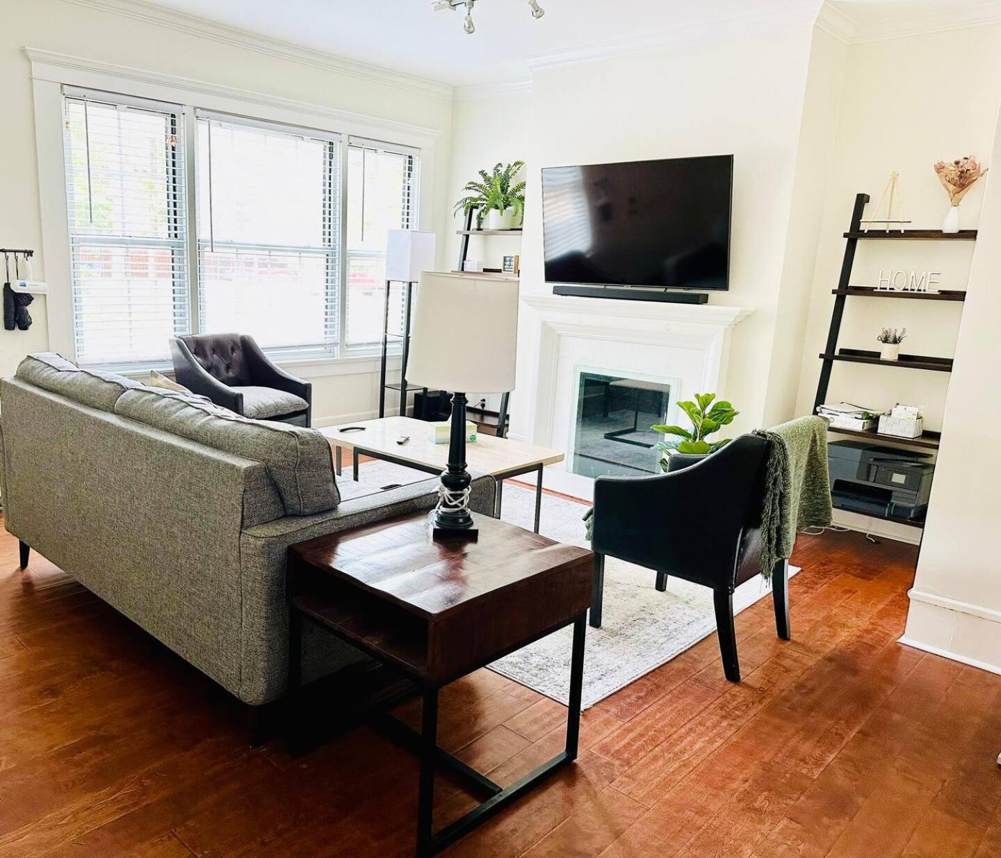 Charming 4BR Duplex in Oak Lawn Private Backyard view 4