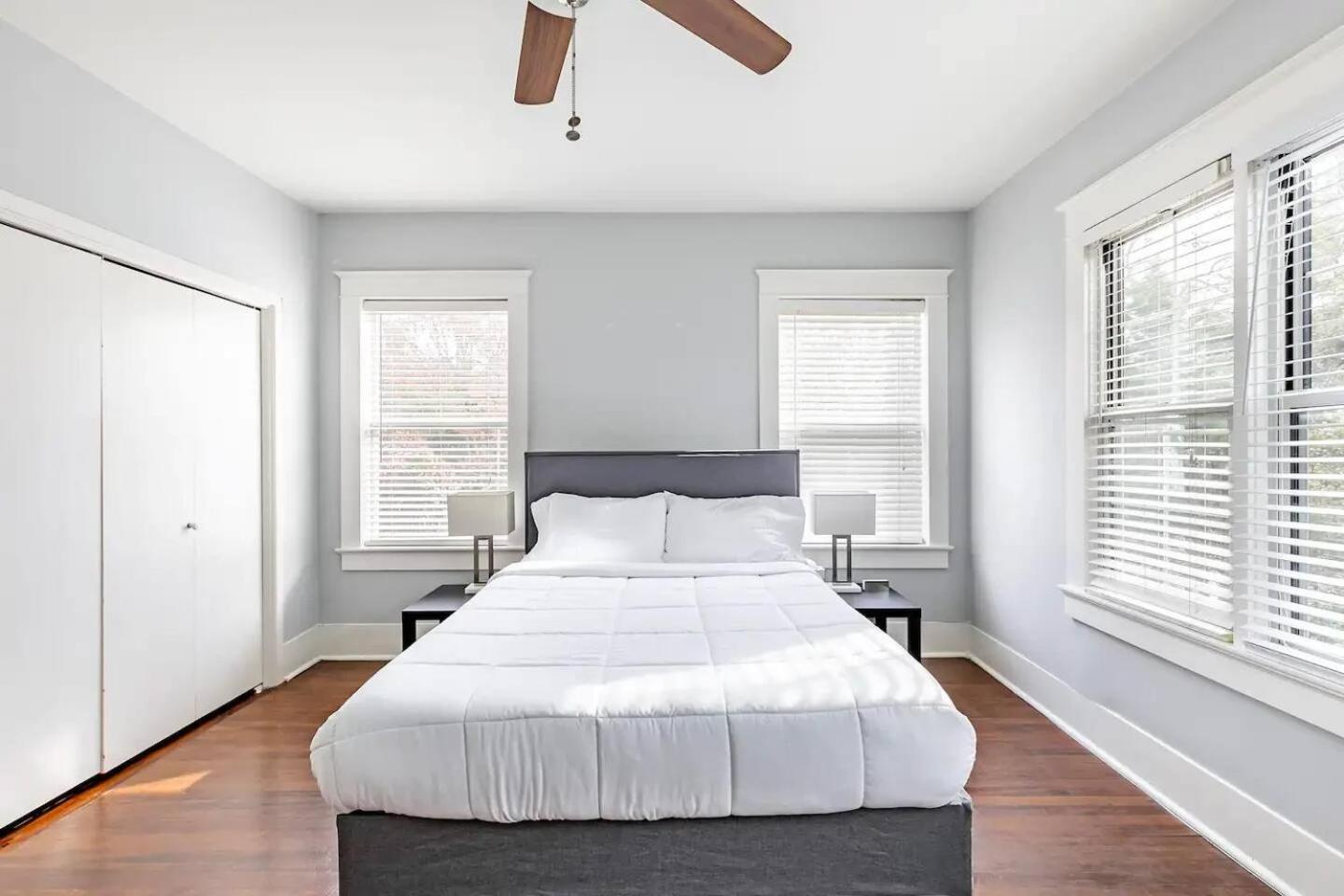 Charming 4BR Duplex in Oak Lawn Private Backyard view 5
