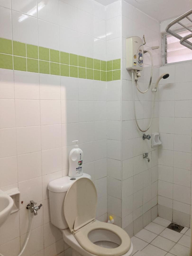 NR Crescent Homestay