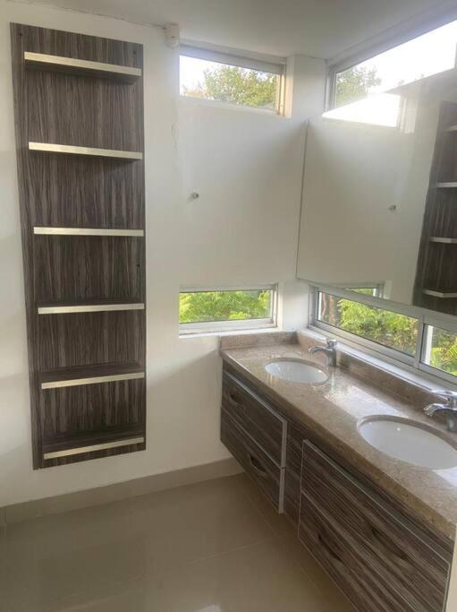 Encantadora casa con piscina y BBQ