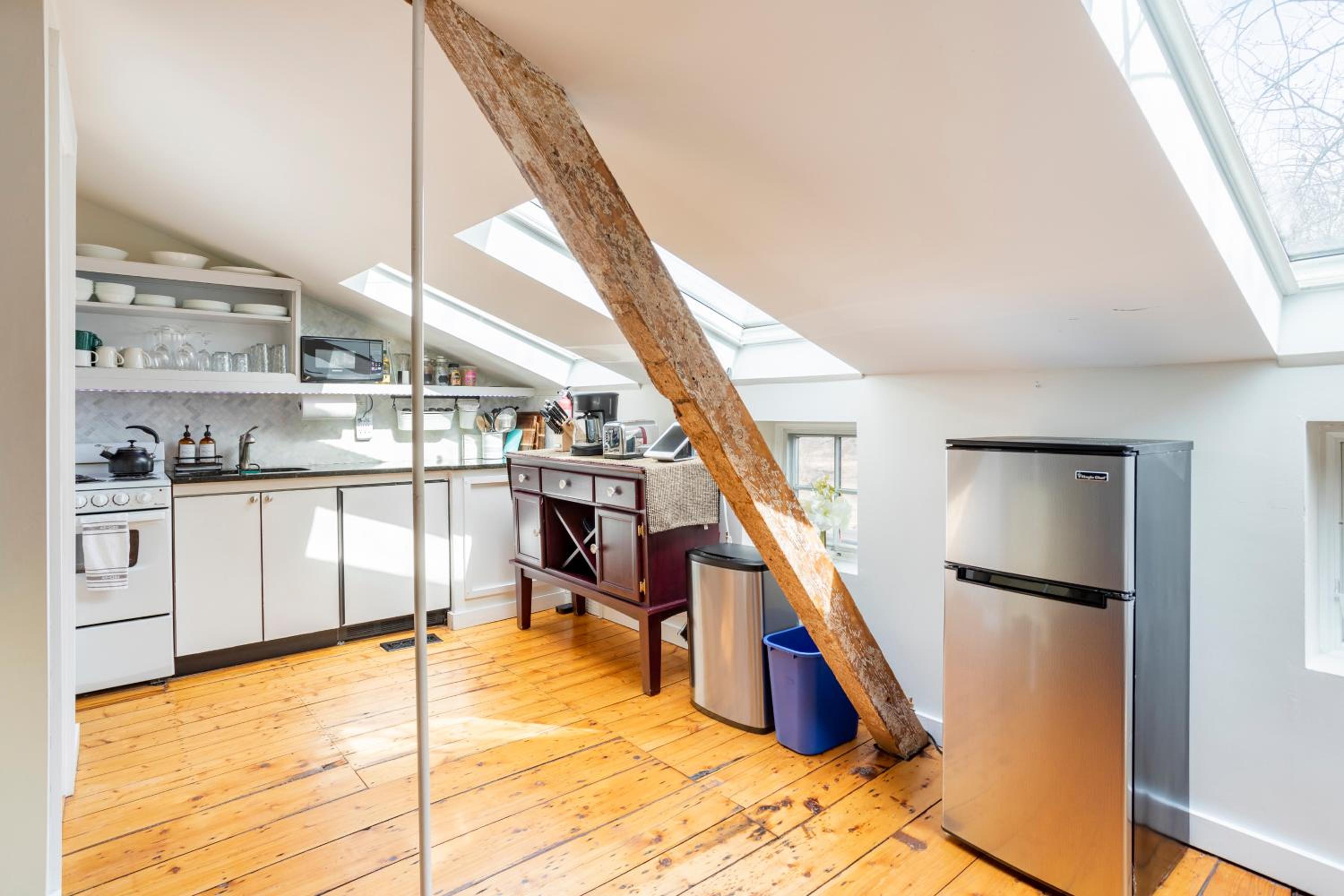 Sunny Westport Studio Apt. Above Historic Mill - Property Image 10