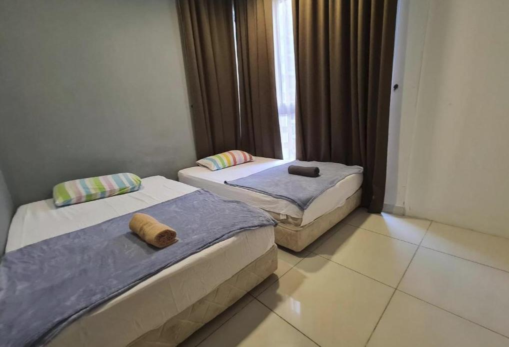 Regalia Residence KLCC View by iLuxHome