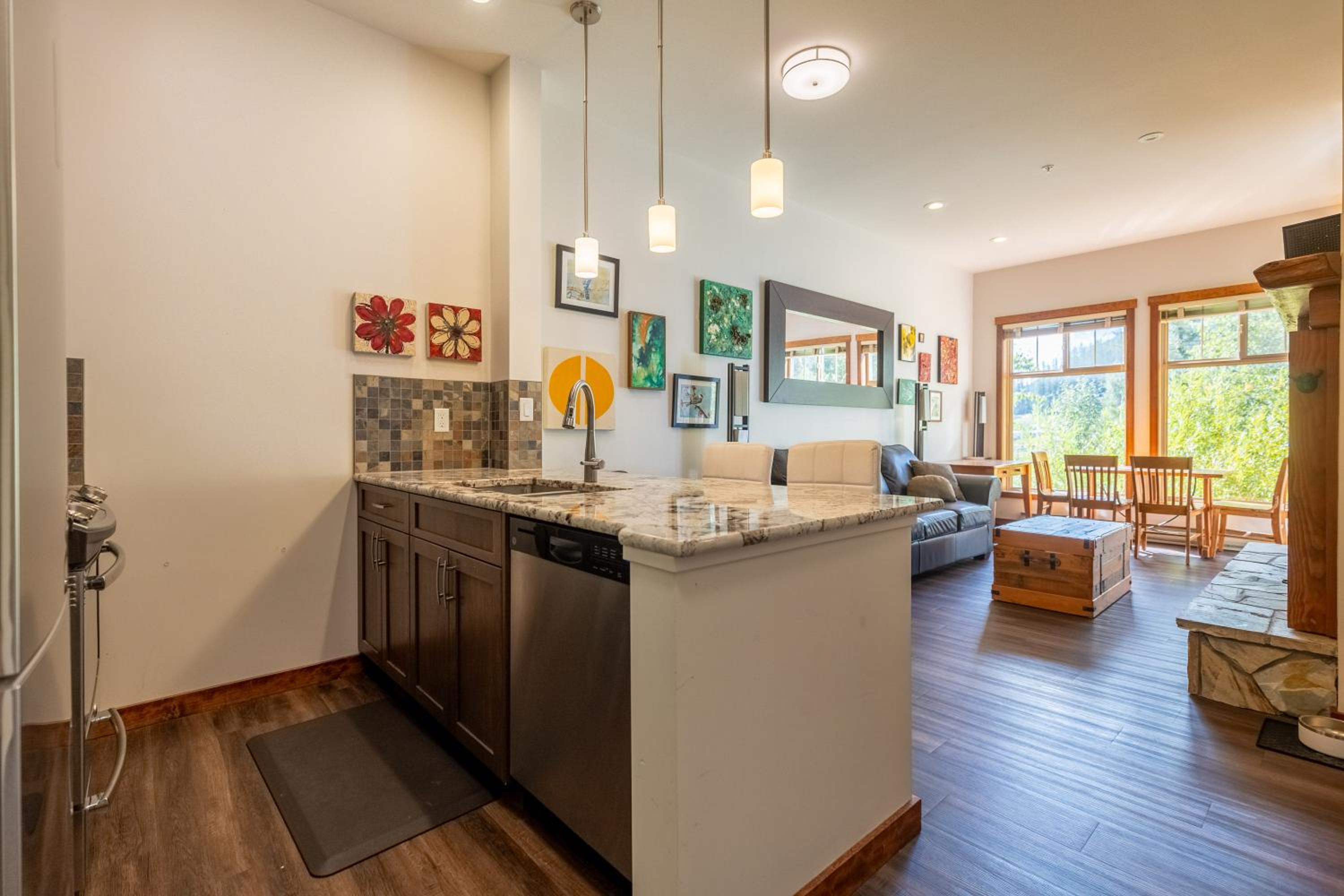 Snow Creek Lodge by Fernie Central Reservations
