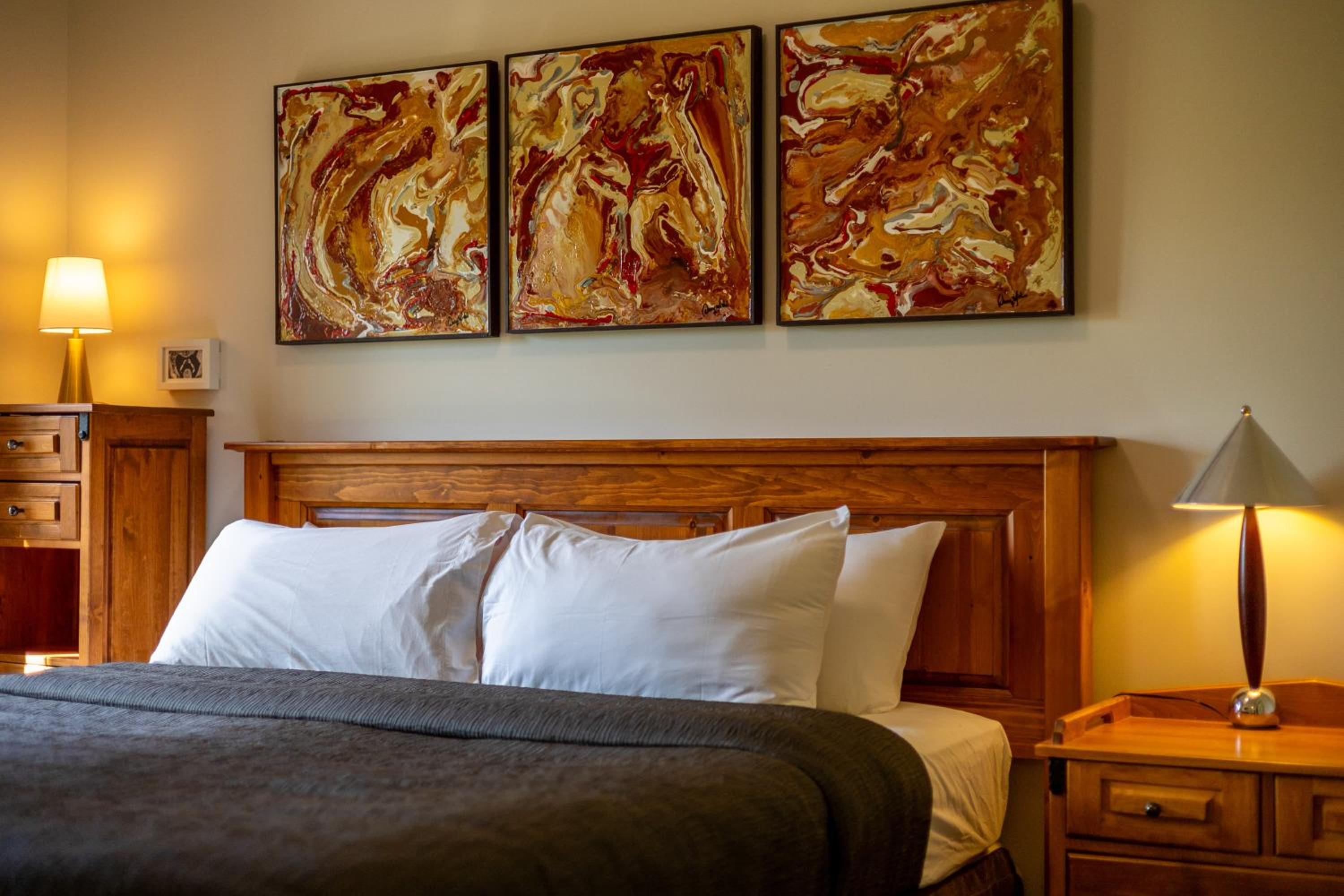 Snow Creek Lodge by Fernie Central Reservations