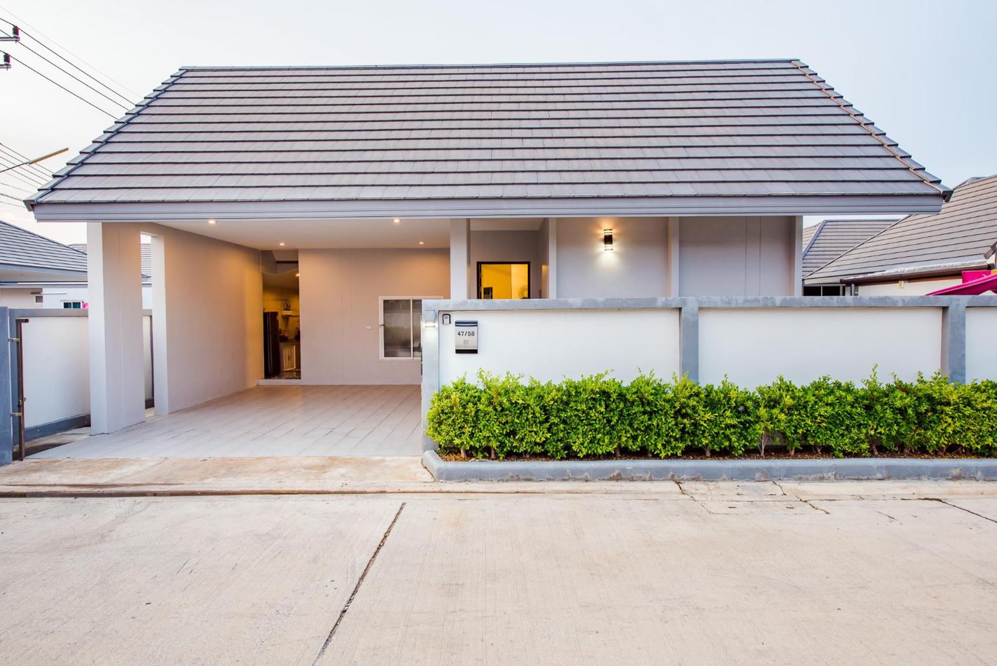 Hotel M4 Billion Pool Villa Cha-am - Image 1