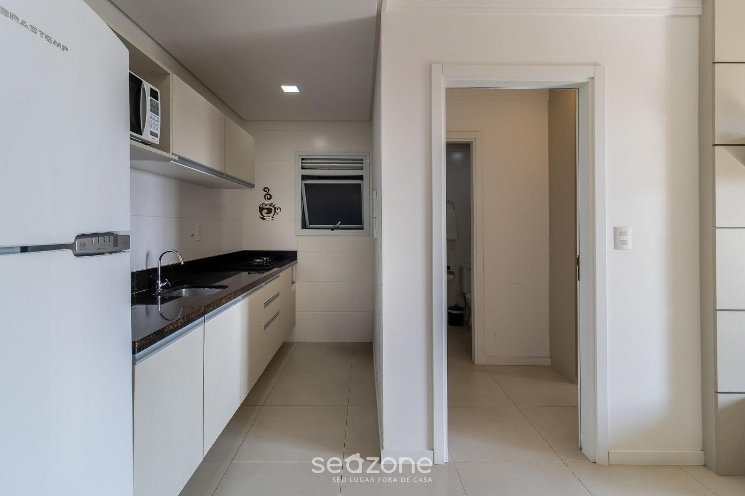 Apartamentos a 140m da praia Floripa-SC IAPs
