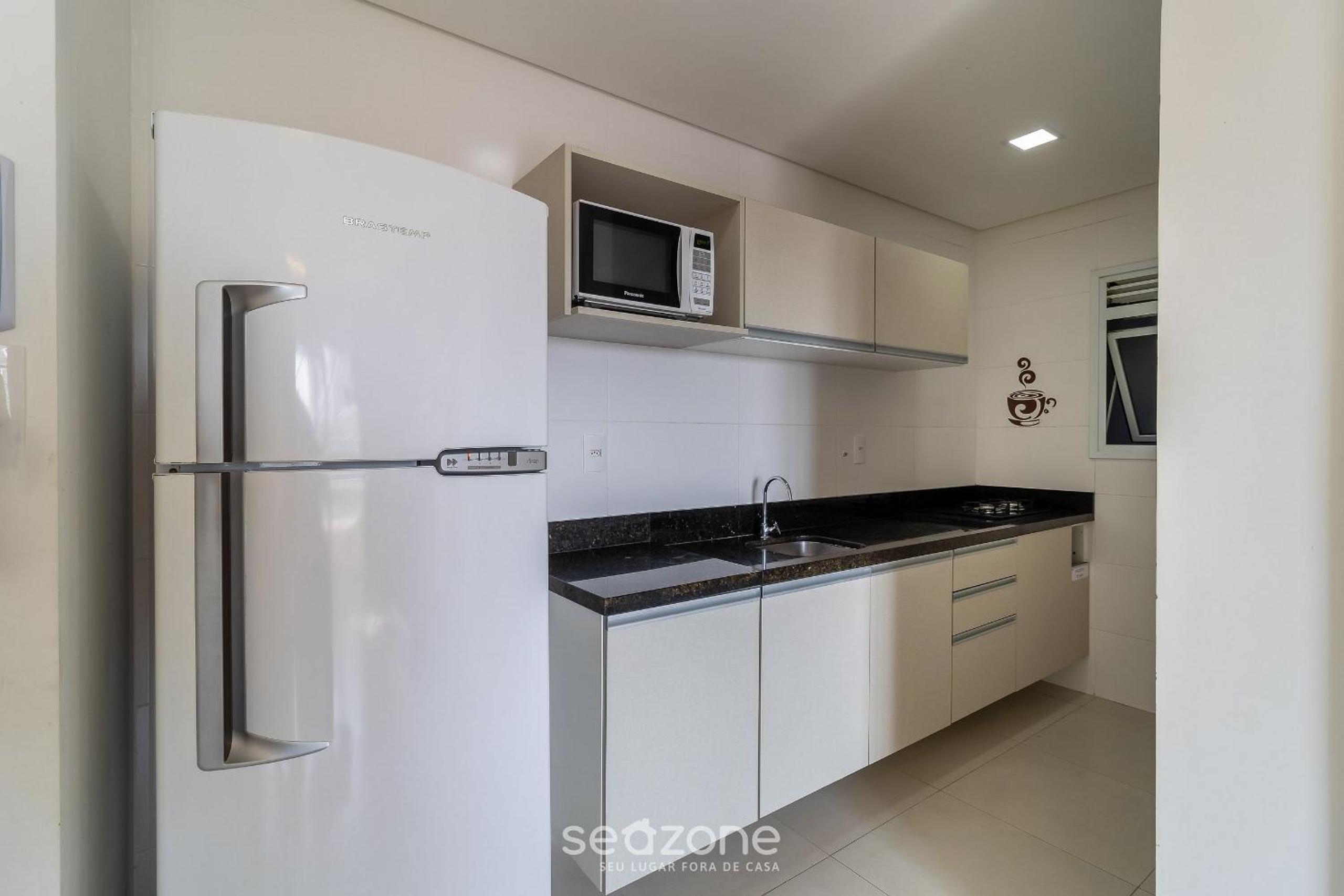 Apartamentos a 140m da praia Floripa-SC IAPs