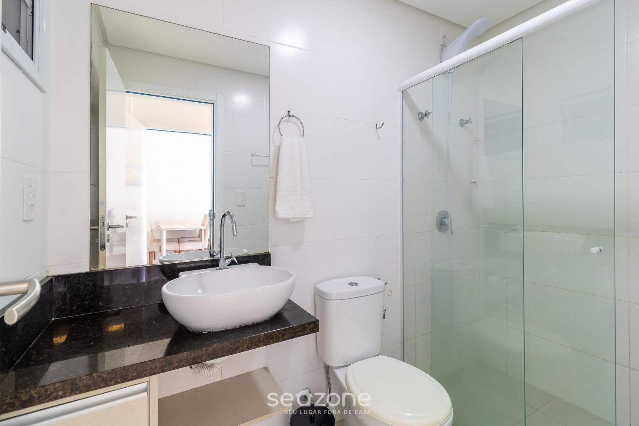Apartamentos a 140m da praia Floripa-SC IAPs