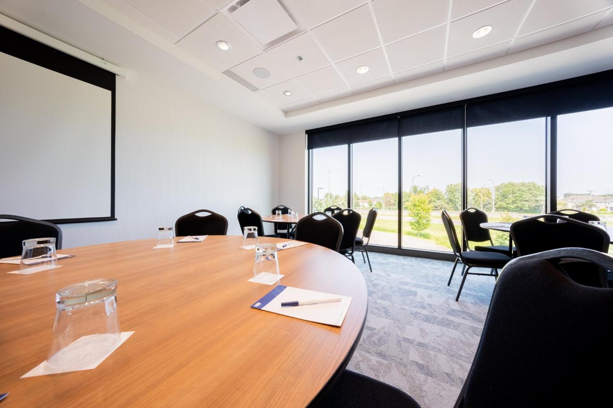Trois-rivieres Vacations - Candlewood Suites Trois-Rivieres Ouest, an IHG Hotel - Property Image 36
