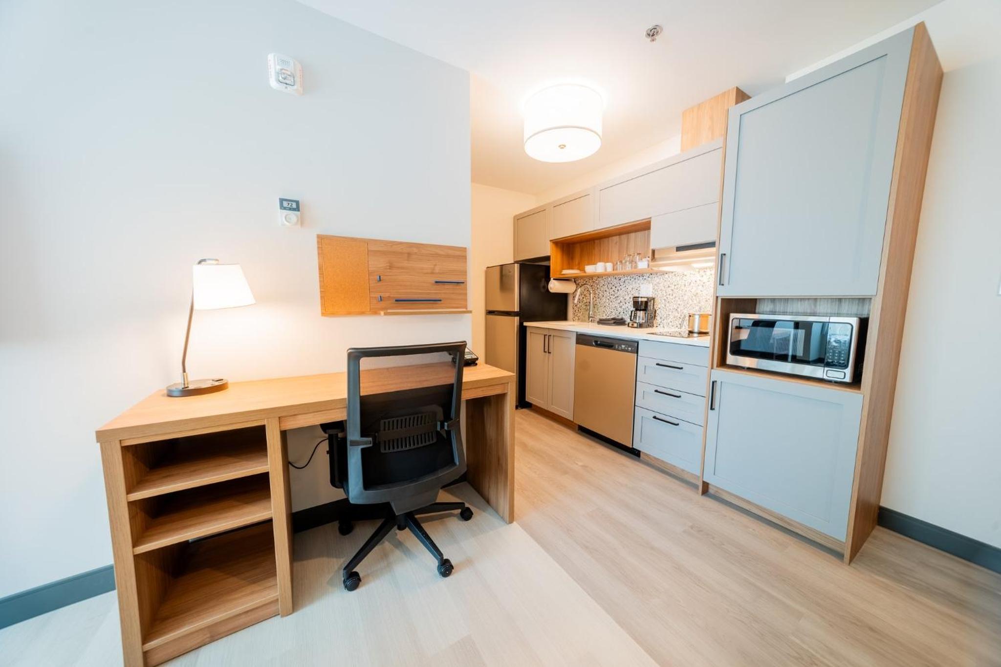 Trois-rivieres Vacations - Candlewood Suites Trois-Rivieres Ouest, an IHG Hotel - Property Image 51