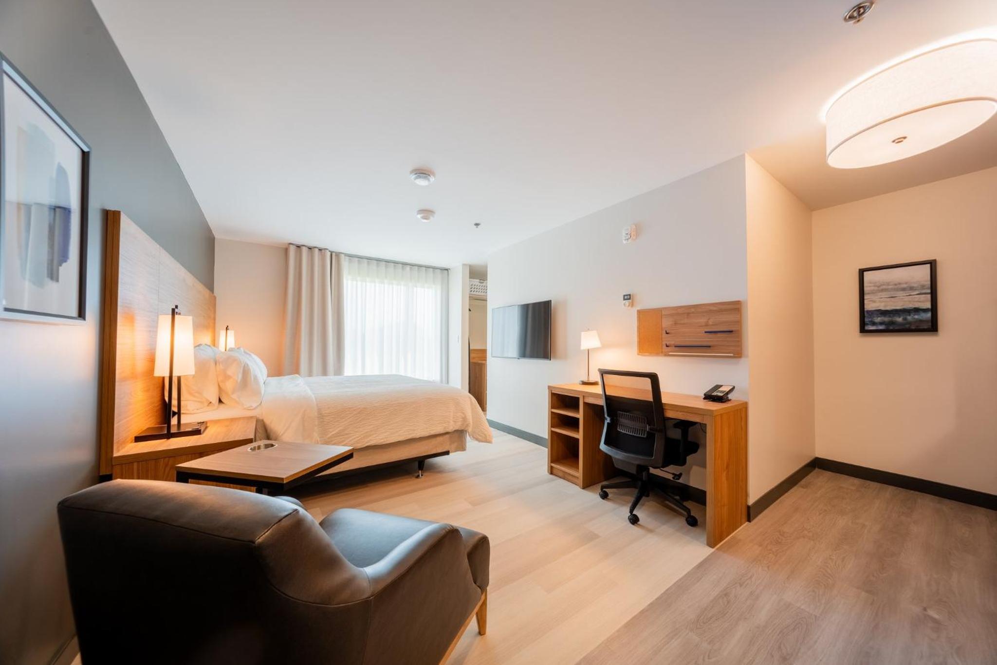 Trois-rivieres Vacations - Candlewood Suites Trois-Rivieres Ouest, an IHG Hotel - Property Image 9