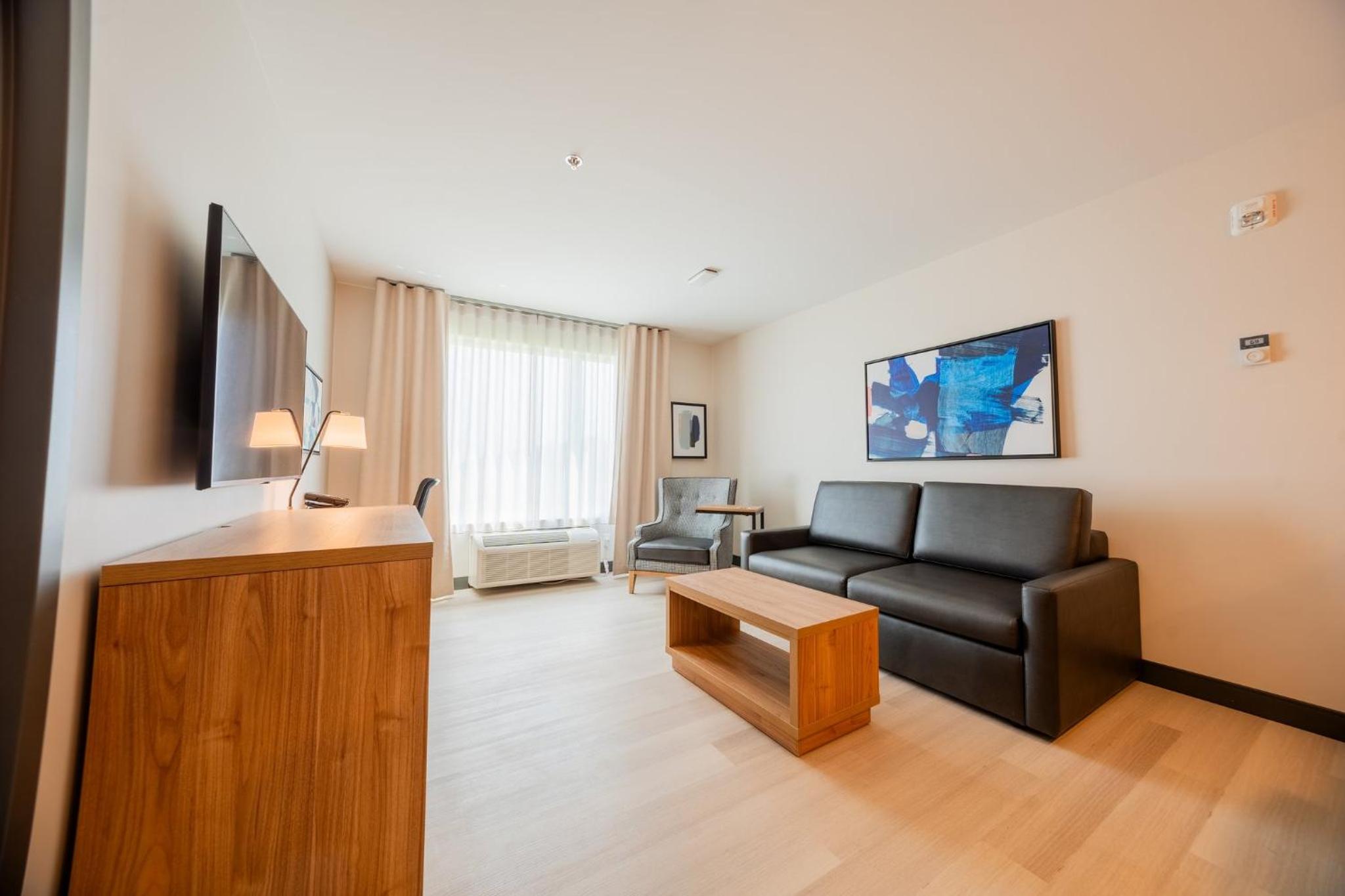 Trois-rivieres Vacations - Candlewood Suites Trois-Rivieres Ouest, an IHG Hotel - Property Image 57