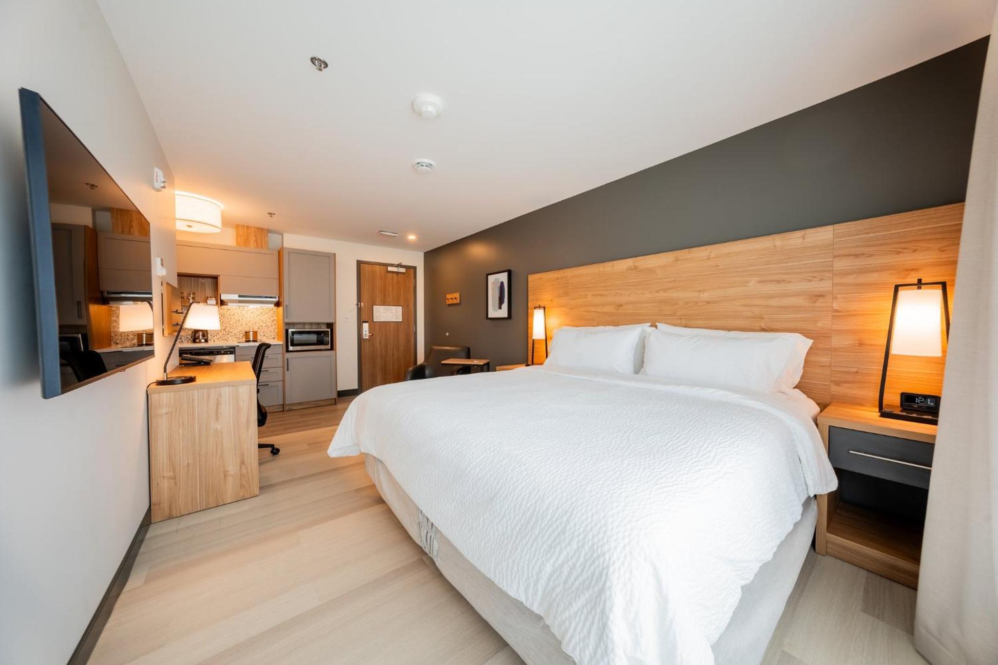 Trois-rivieres Vacations - Candlewood Suites Trois-Rivieres Ouest, an IHG Hotel - Property Image 5