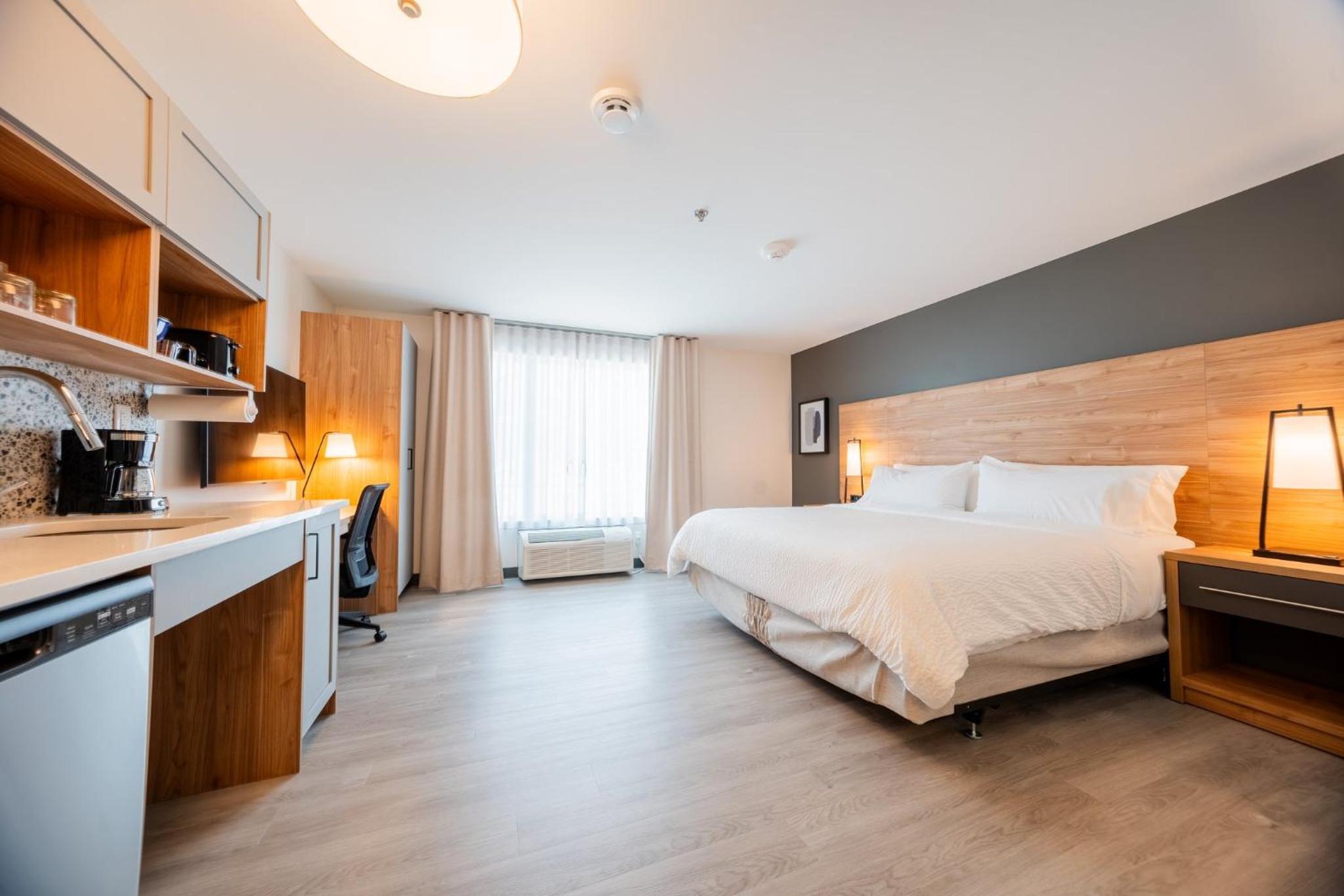 Trois-rivieres Vacations - Candlewood Suites Trois-Rivieres Ouest, an IHG Hotel - Property Image 6