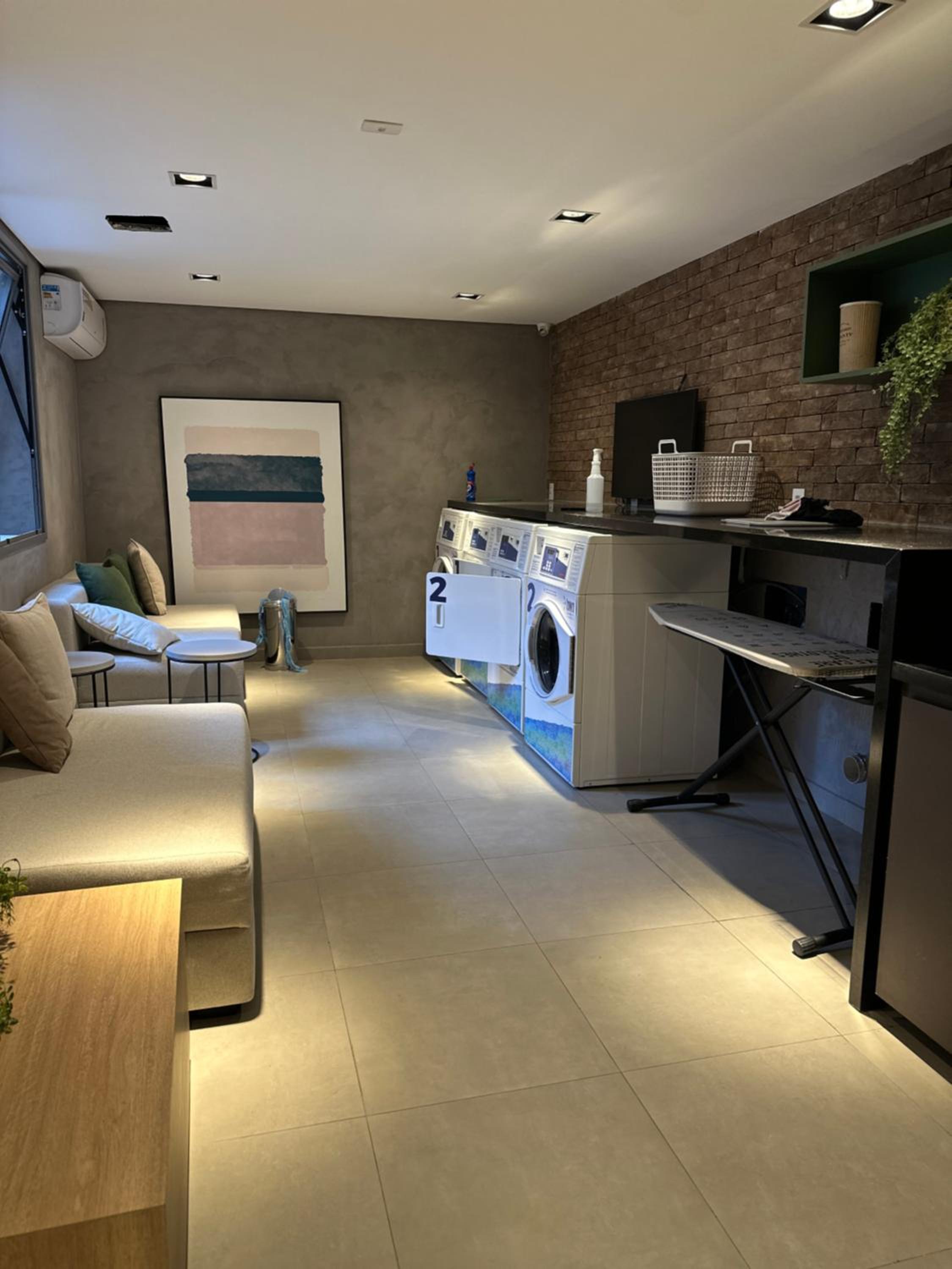 Ap102 Prox Paulista com varanda Retiro Urbano