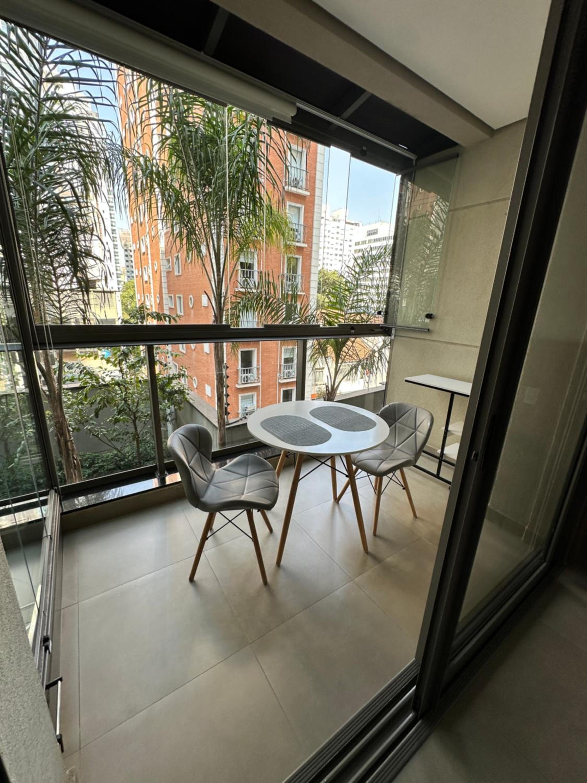 Ap102 Prox Paulista com varanda Retiro Urbano