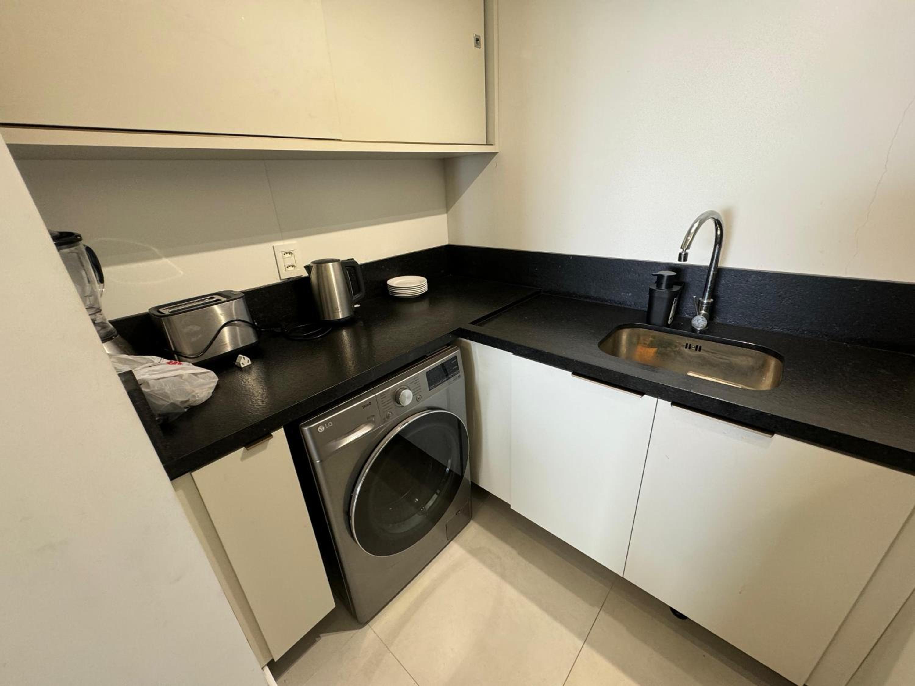 cód 31 - Apartamento 3 dormitórios frente mar