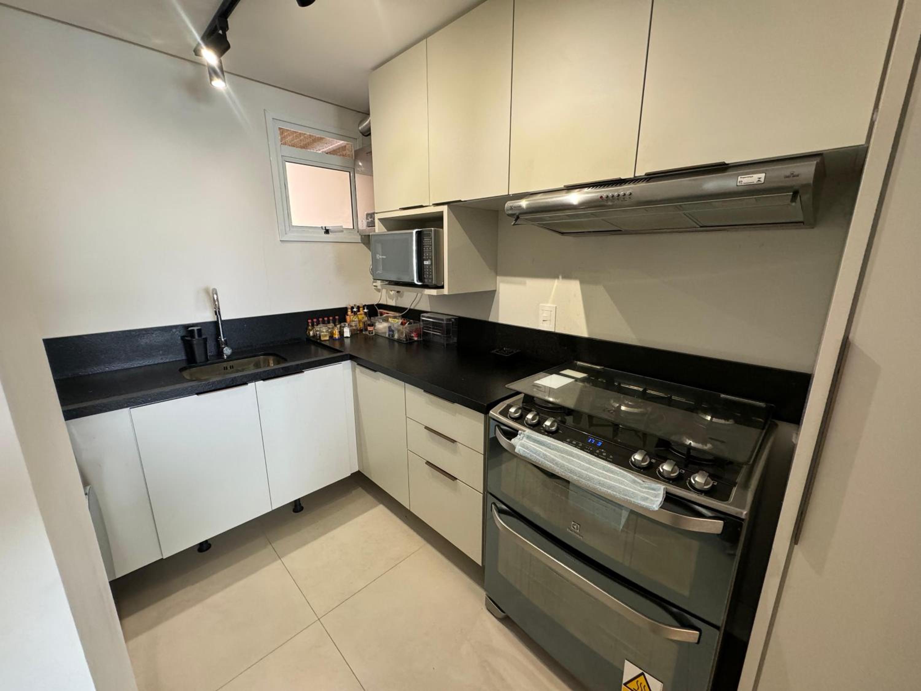 cód 31 - Apartamento 3 dormitórios frente mar