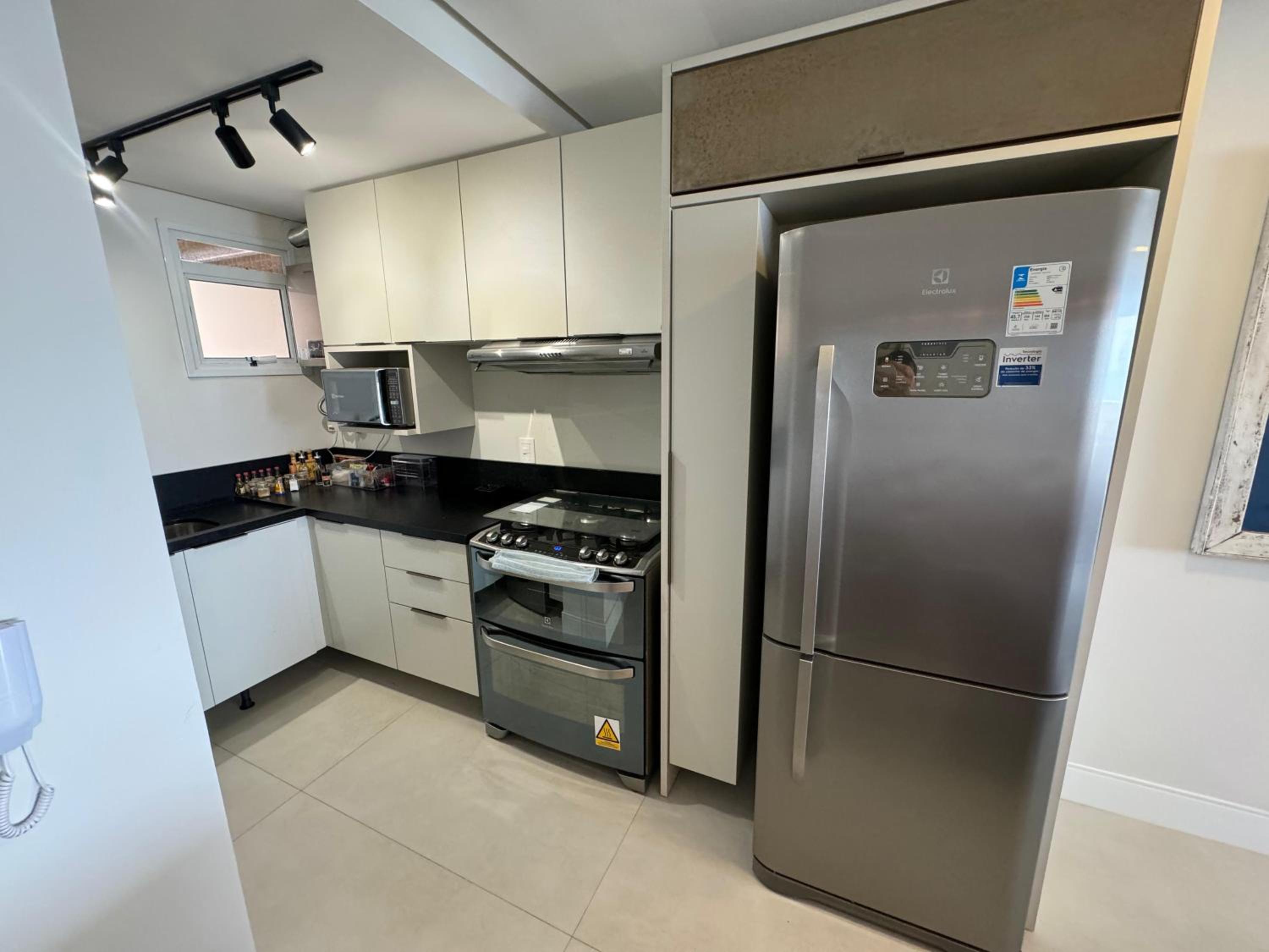 cód 31 - Apartamento 3 dormitórios frente mar