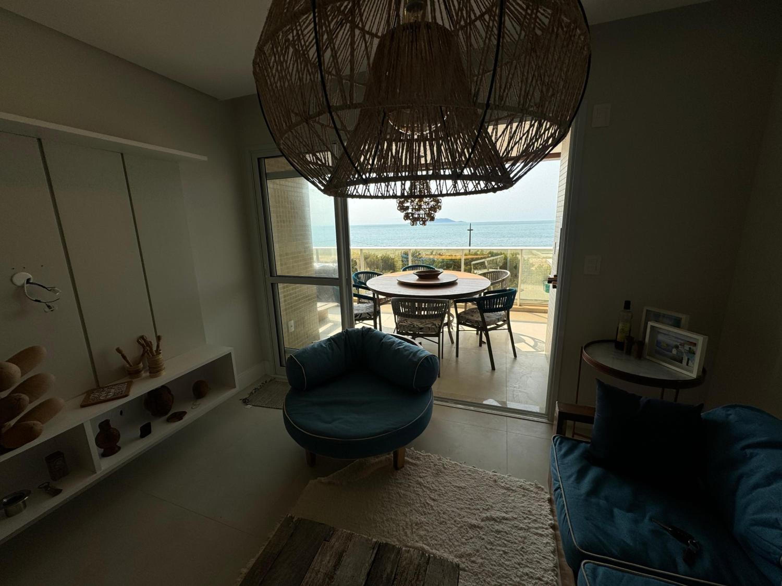 cód 31 - Apartamento 3 dormitórios frente mar