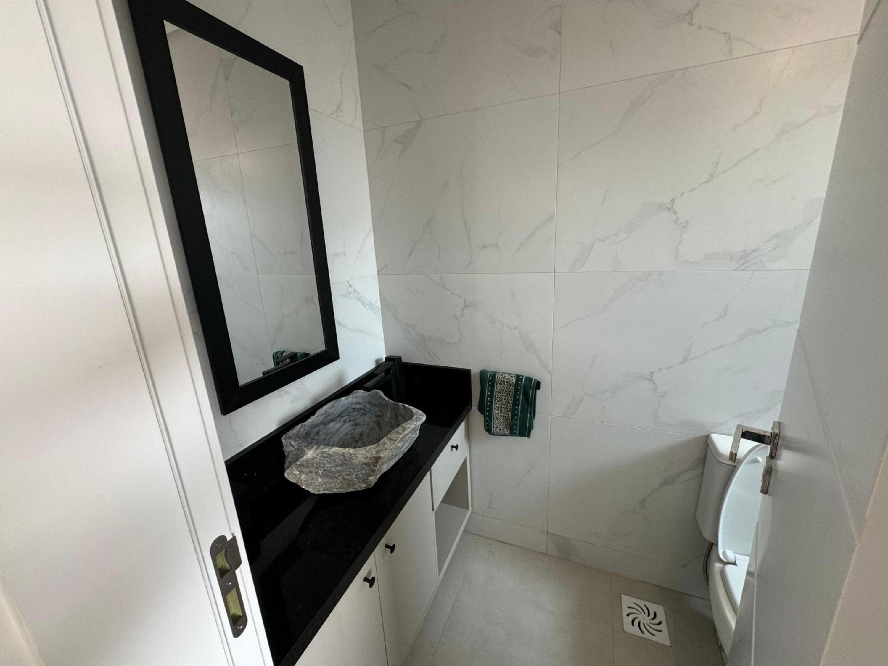 cód 31 - Apartamento 3 dormitórios frente mar