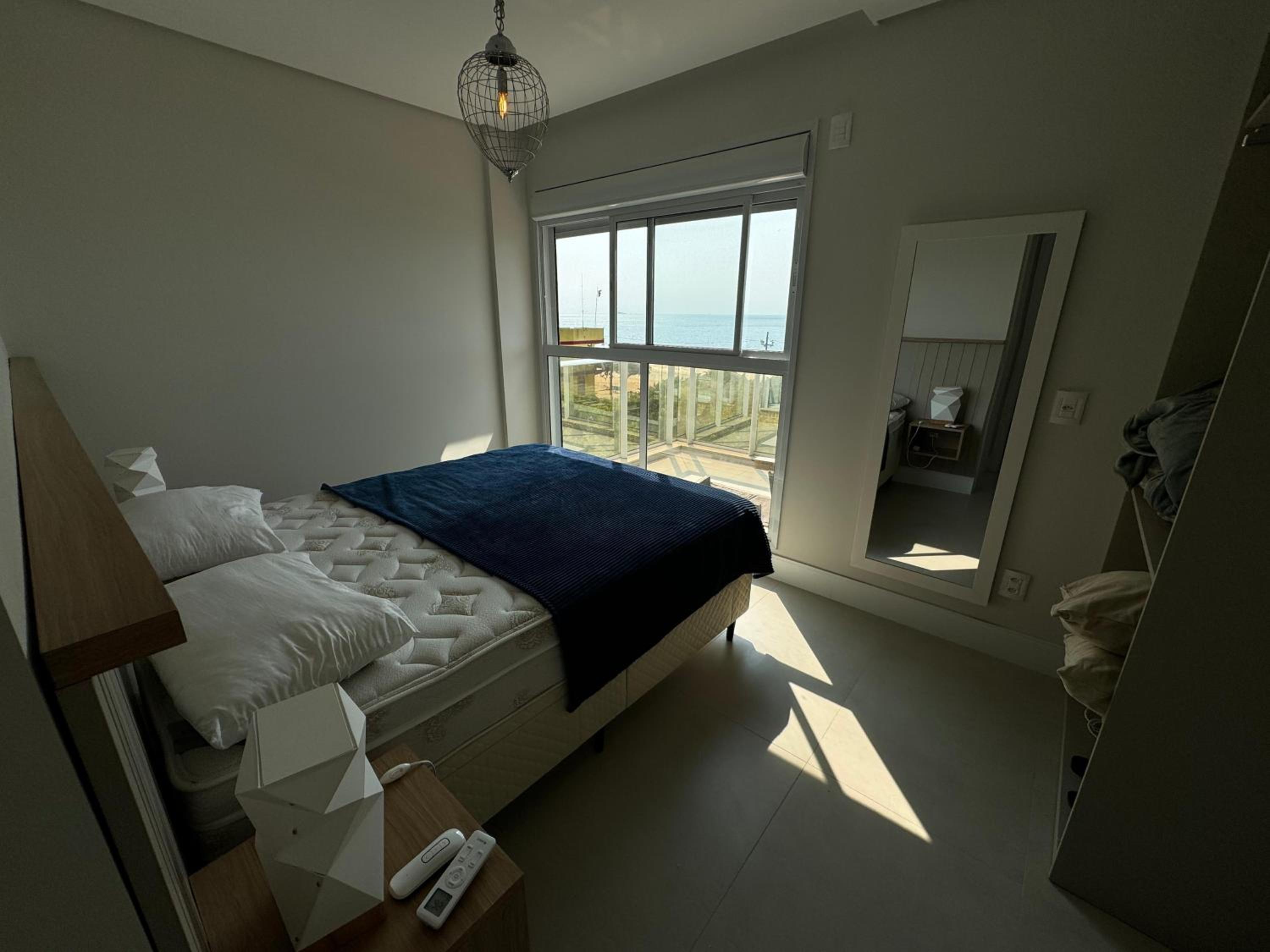 cód 31 - Apartamento 3 dormitórios frente mar