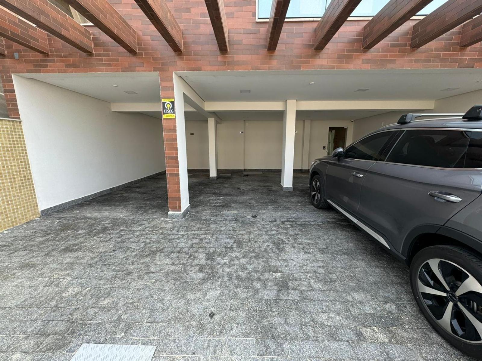 cód 31 - Apartamento 3 dormitórios frente mar