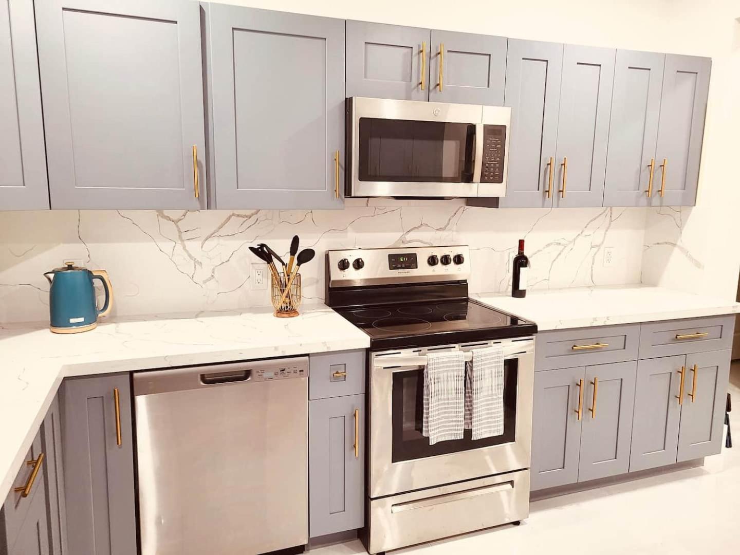 Charming Home Close to Beaches & Downtown