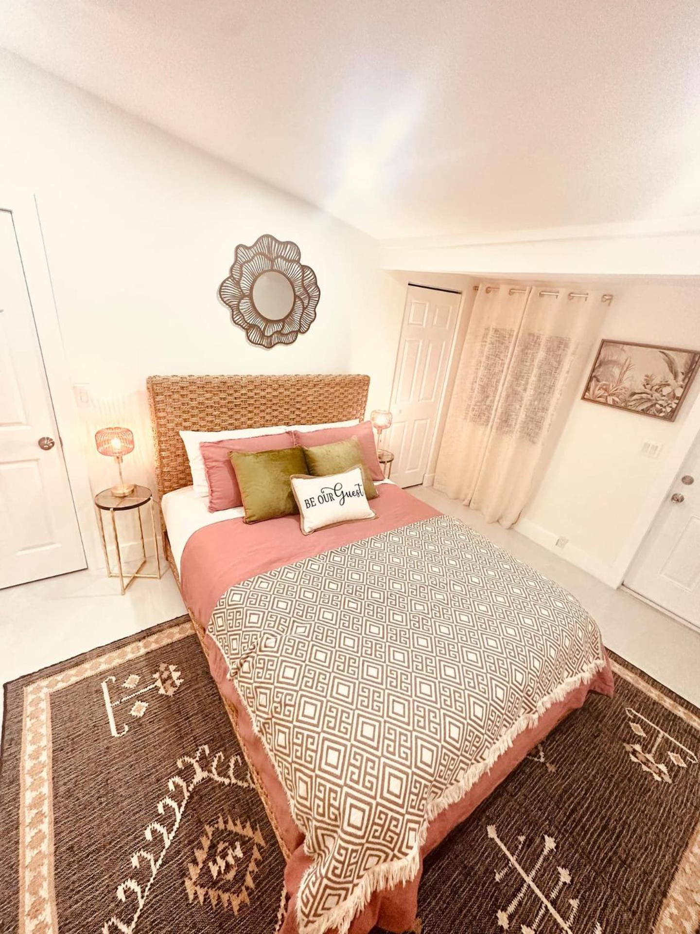 Charming Home Close to Beaches & Downtown