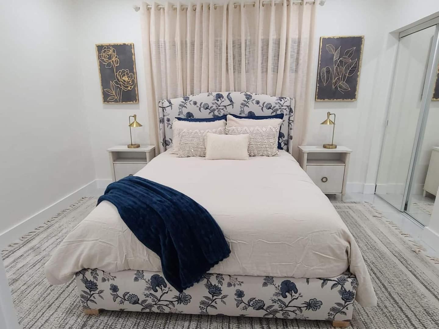 Charming Home Close to Beaches & Downtown