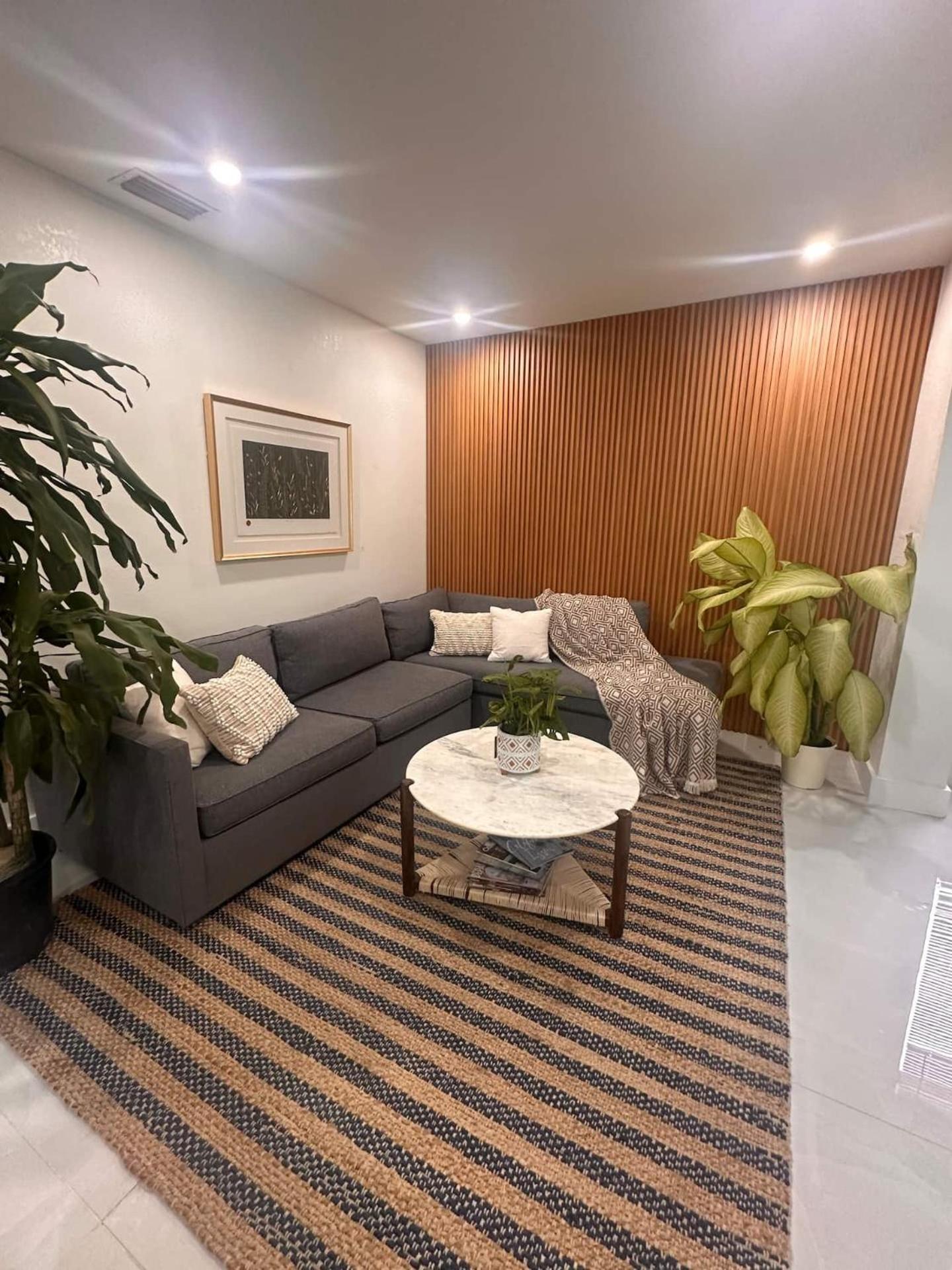 Charming Home Close to Beaches & Downtown