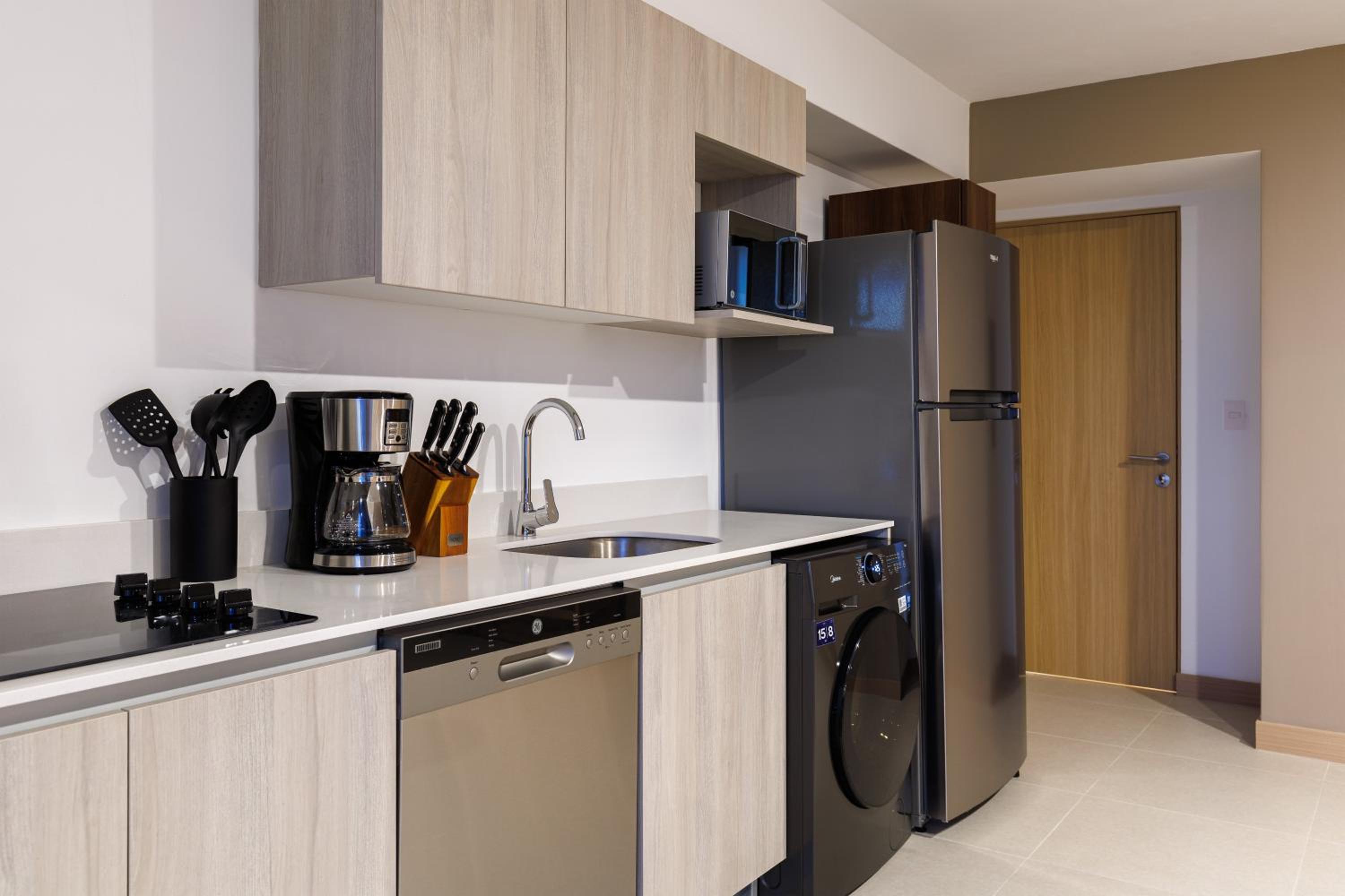 Casago 1202B, BRAND NEW RENTAL Heights of the sea paradise