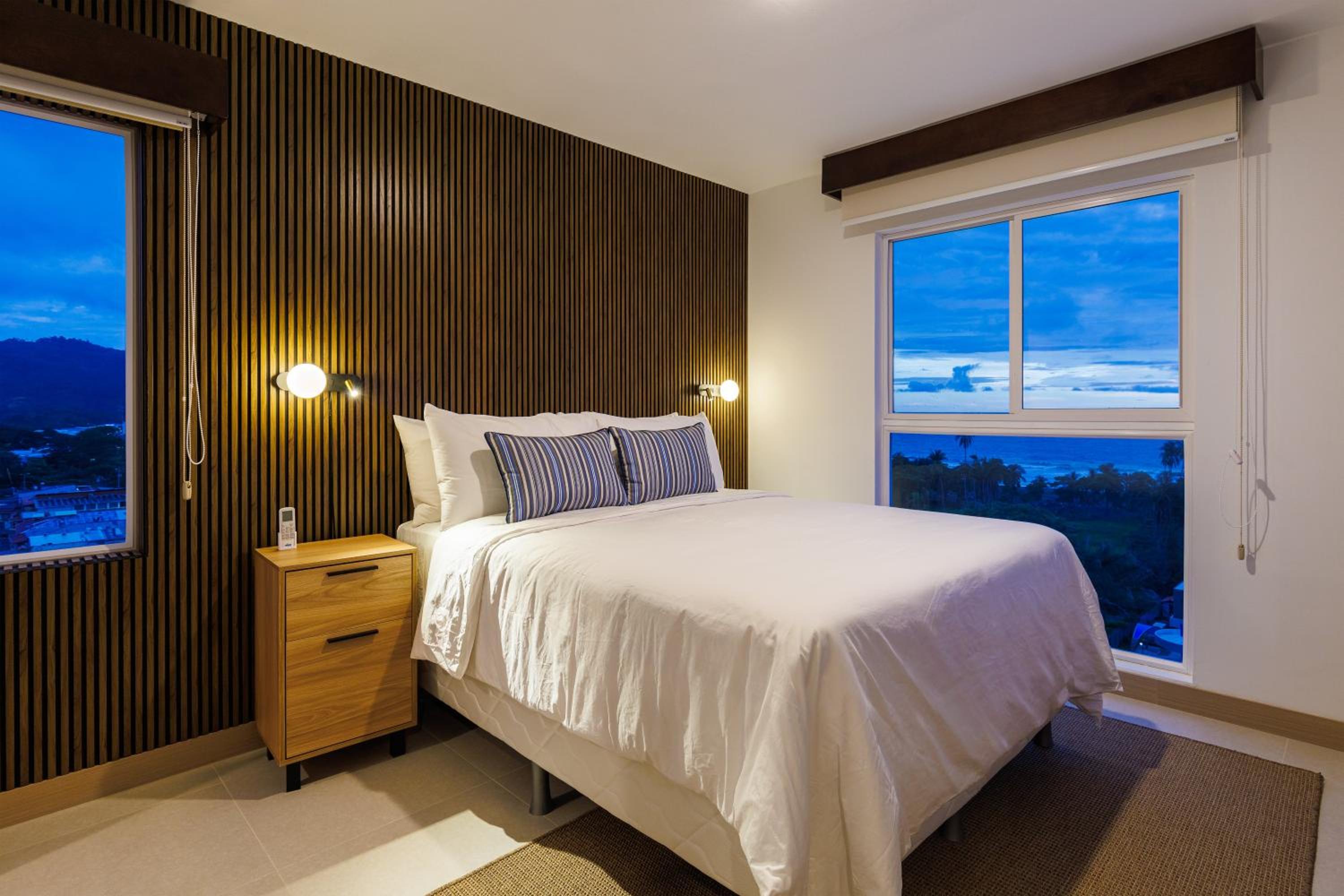Casago 1202B, BRAND NEW RENTAL Heights of the sea paradise