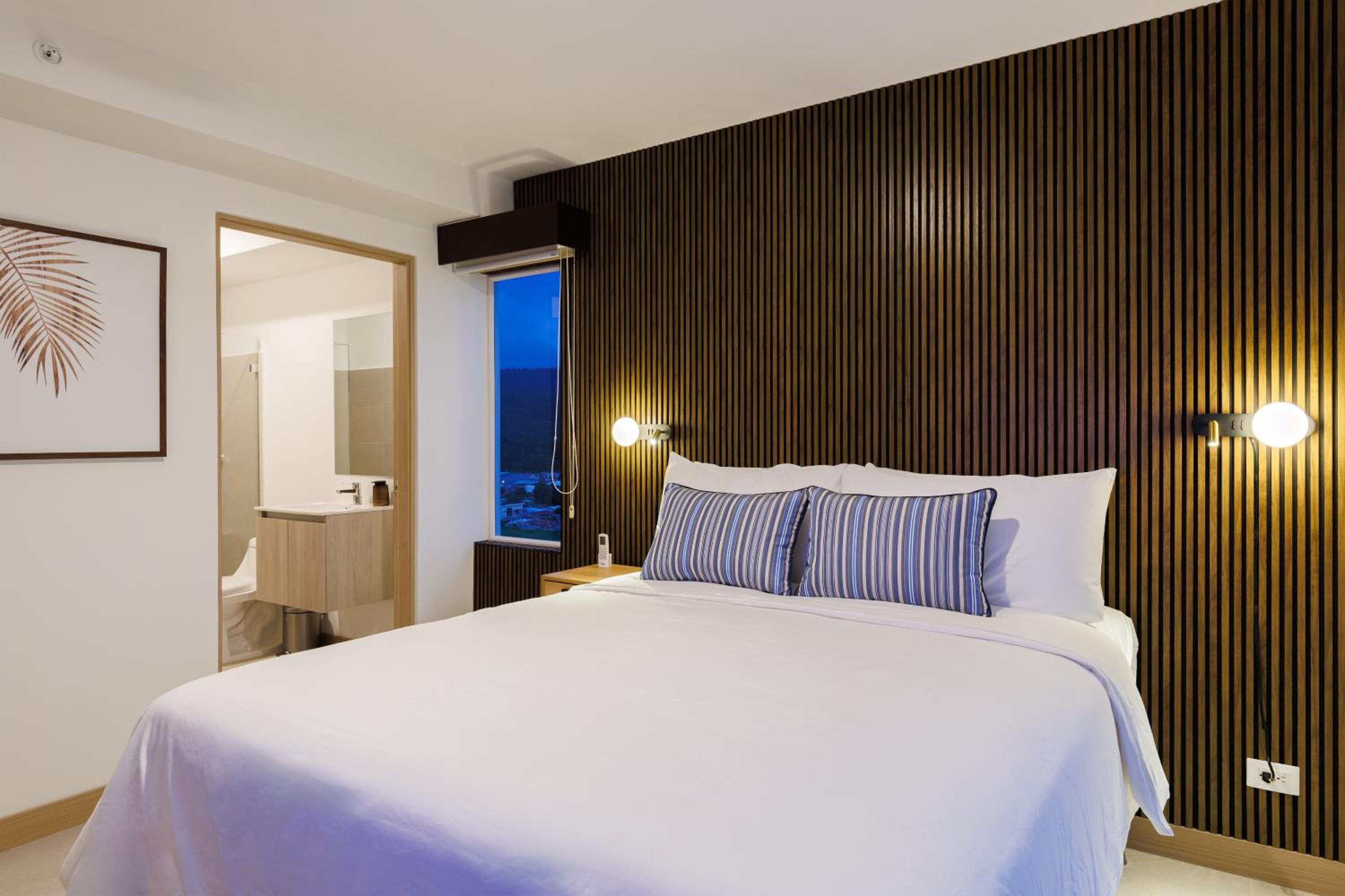 Casago 1202B, BRAND NEW RENTAL Heights of the sea paradise