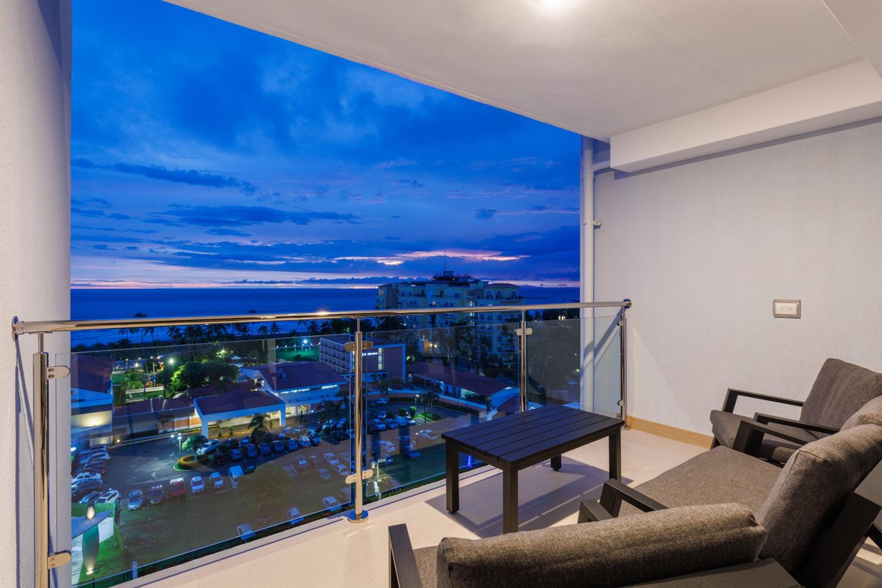 Casago 1202B, BRAND NEW RENTAL Heights of the sea paradise