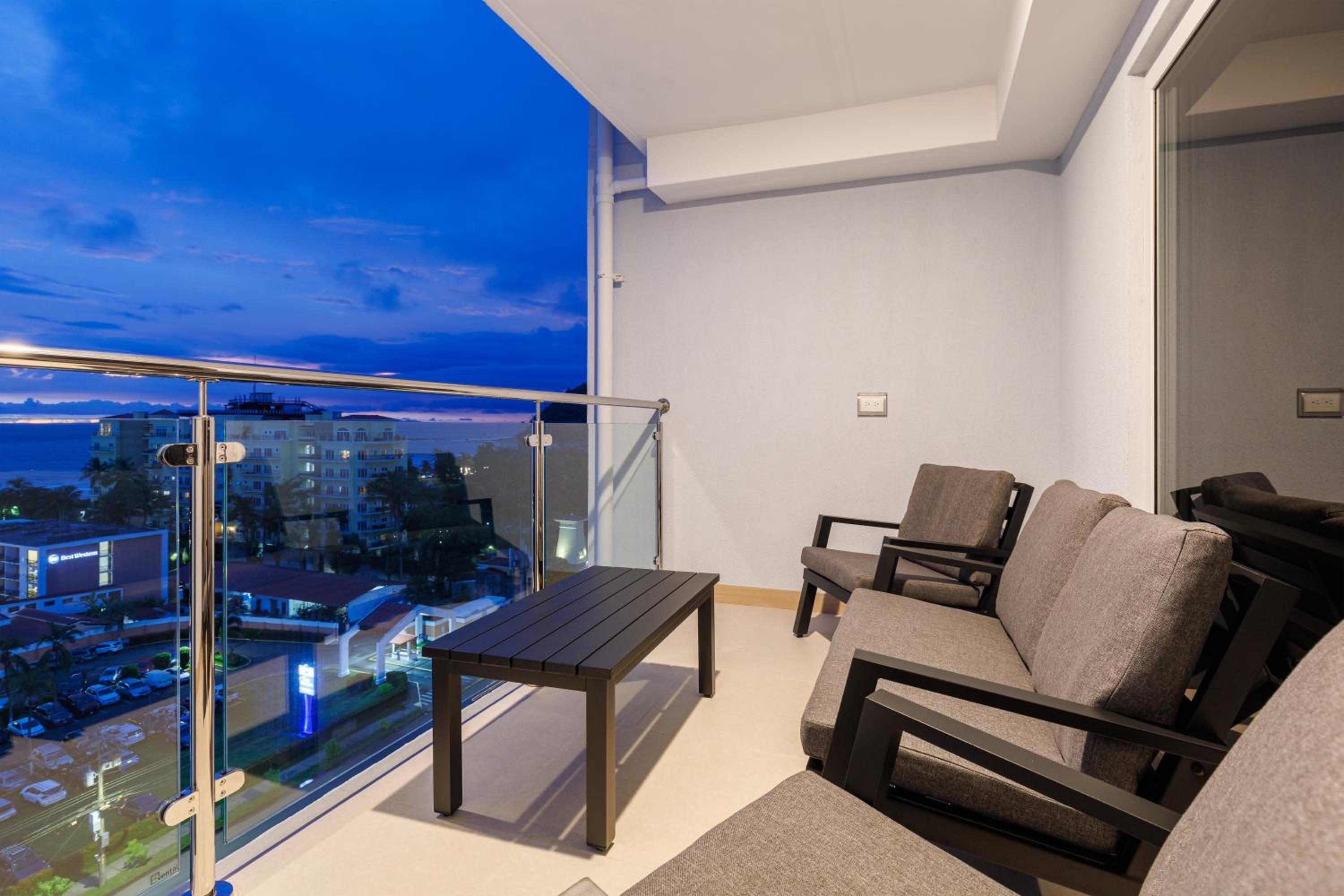 Casago 1202B, BRAND NEW RENTAL Heights of the sea paradise