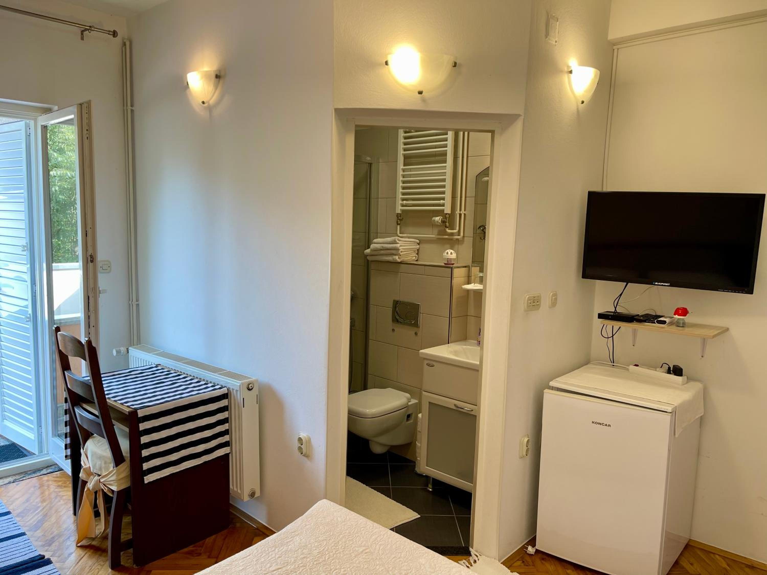 Ana Guest House