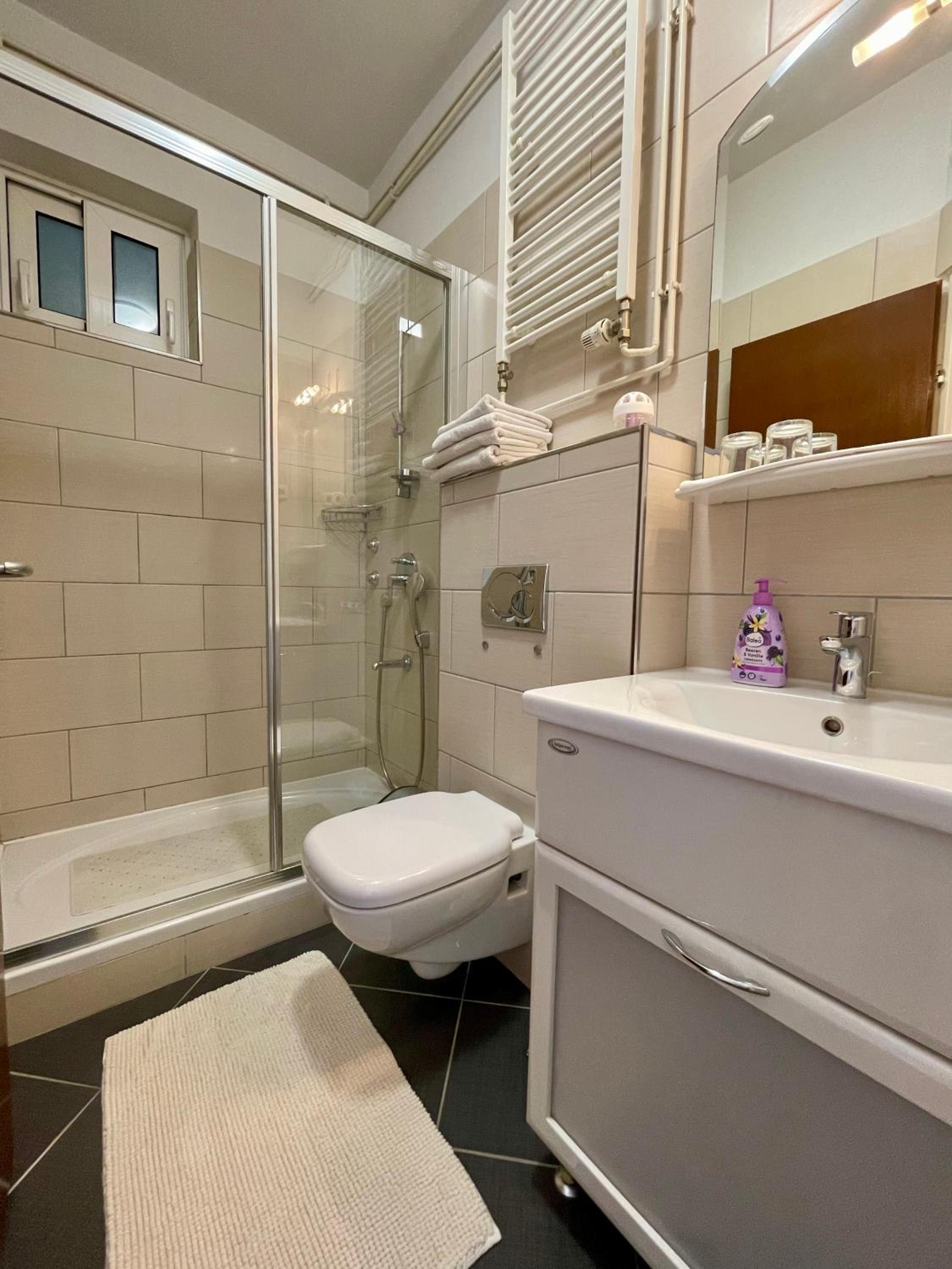 Ana Guest House