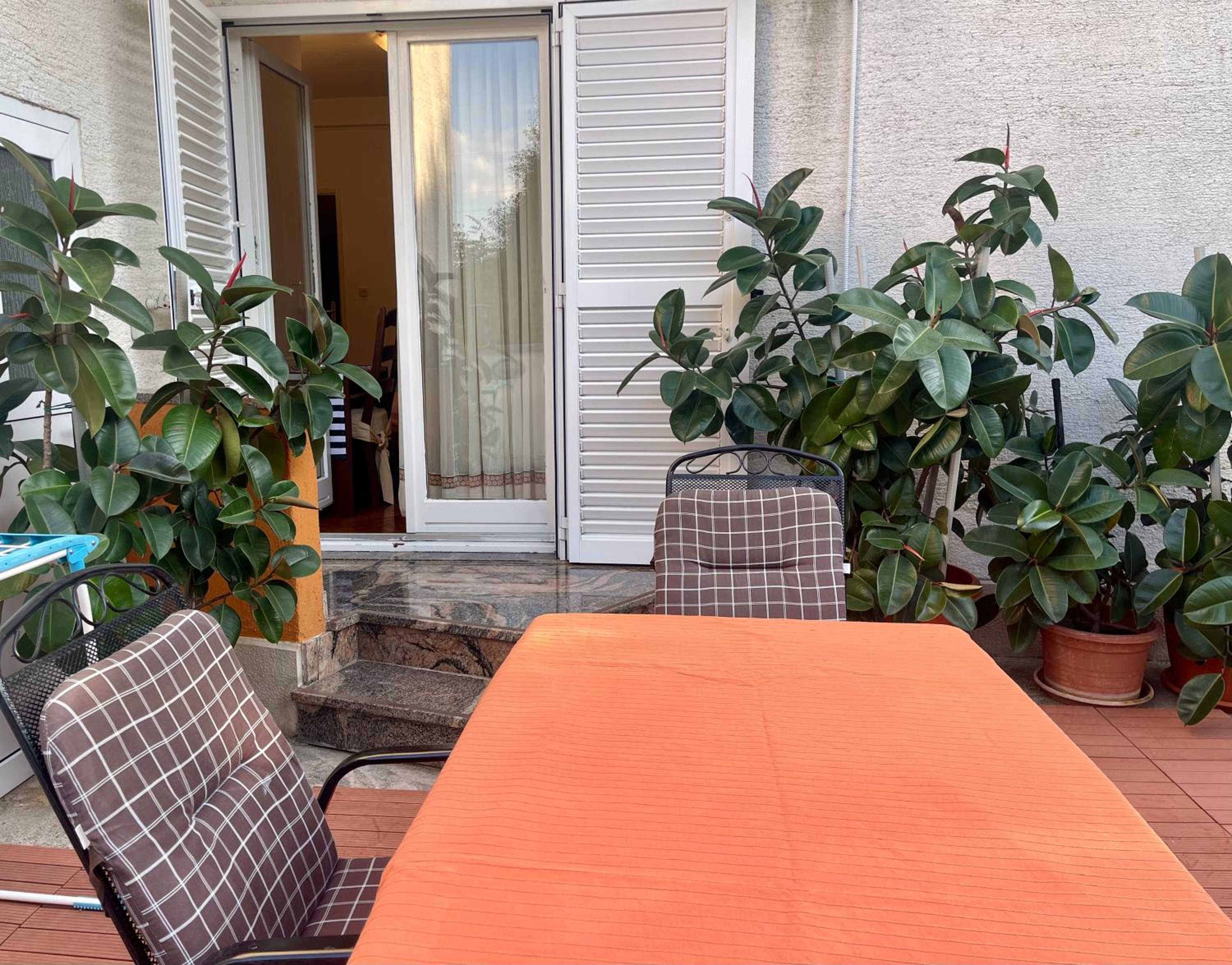 Ana Guest House
